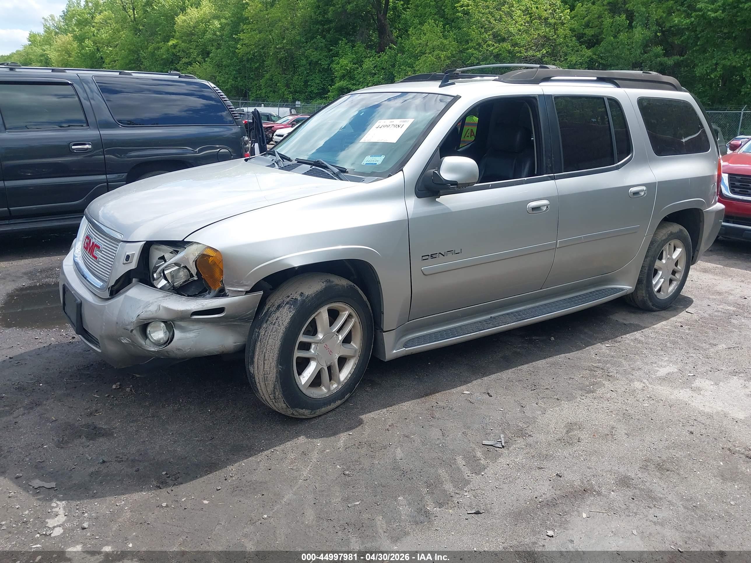 GMC ENVOY image 2