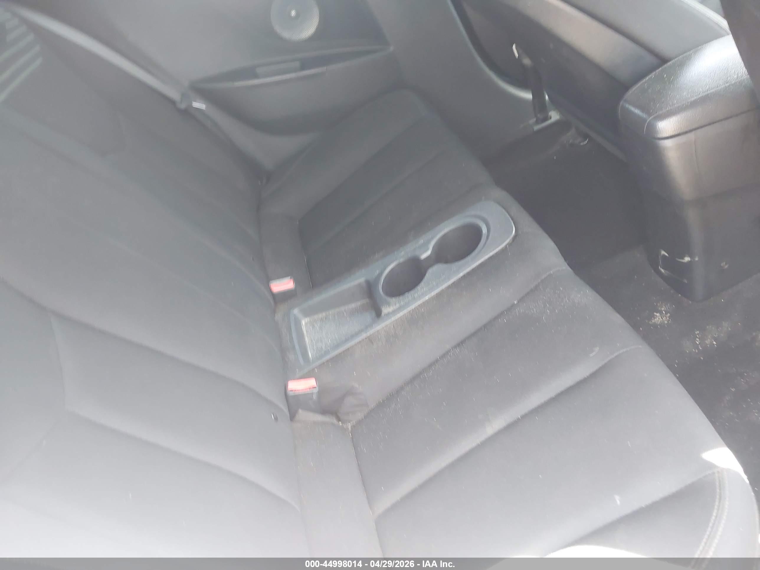 HYUNDAI VELOSTER image 8