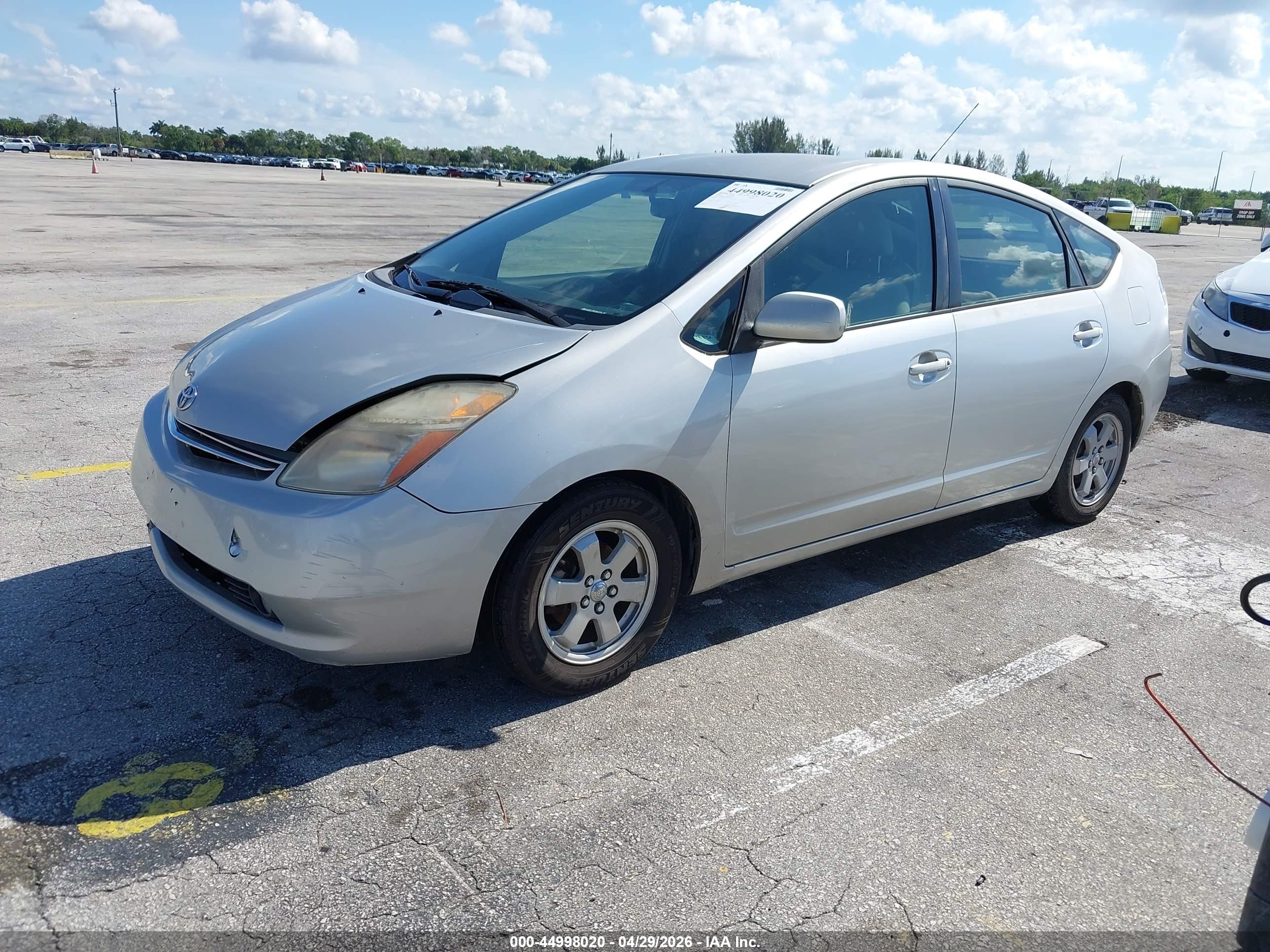 TOYOTA PRIUS image 2