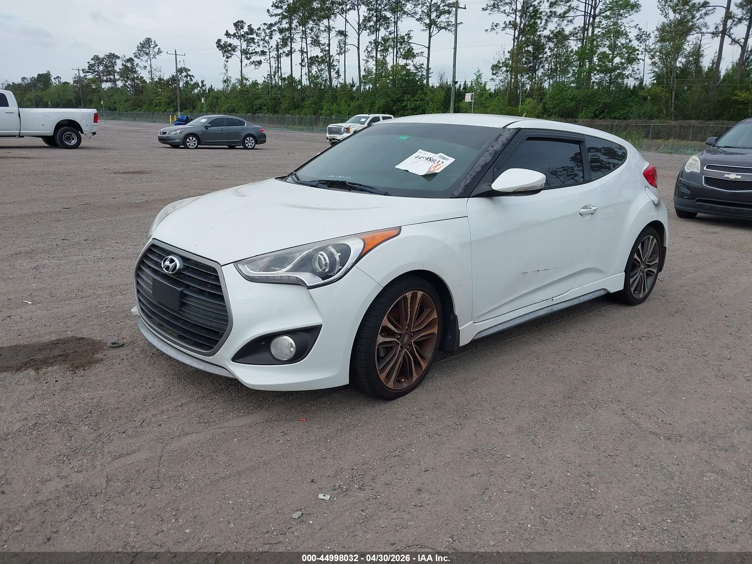 HYUNDAI VELOSTER image 2