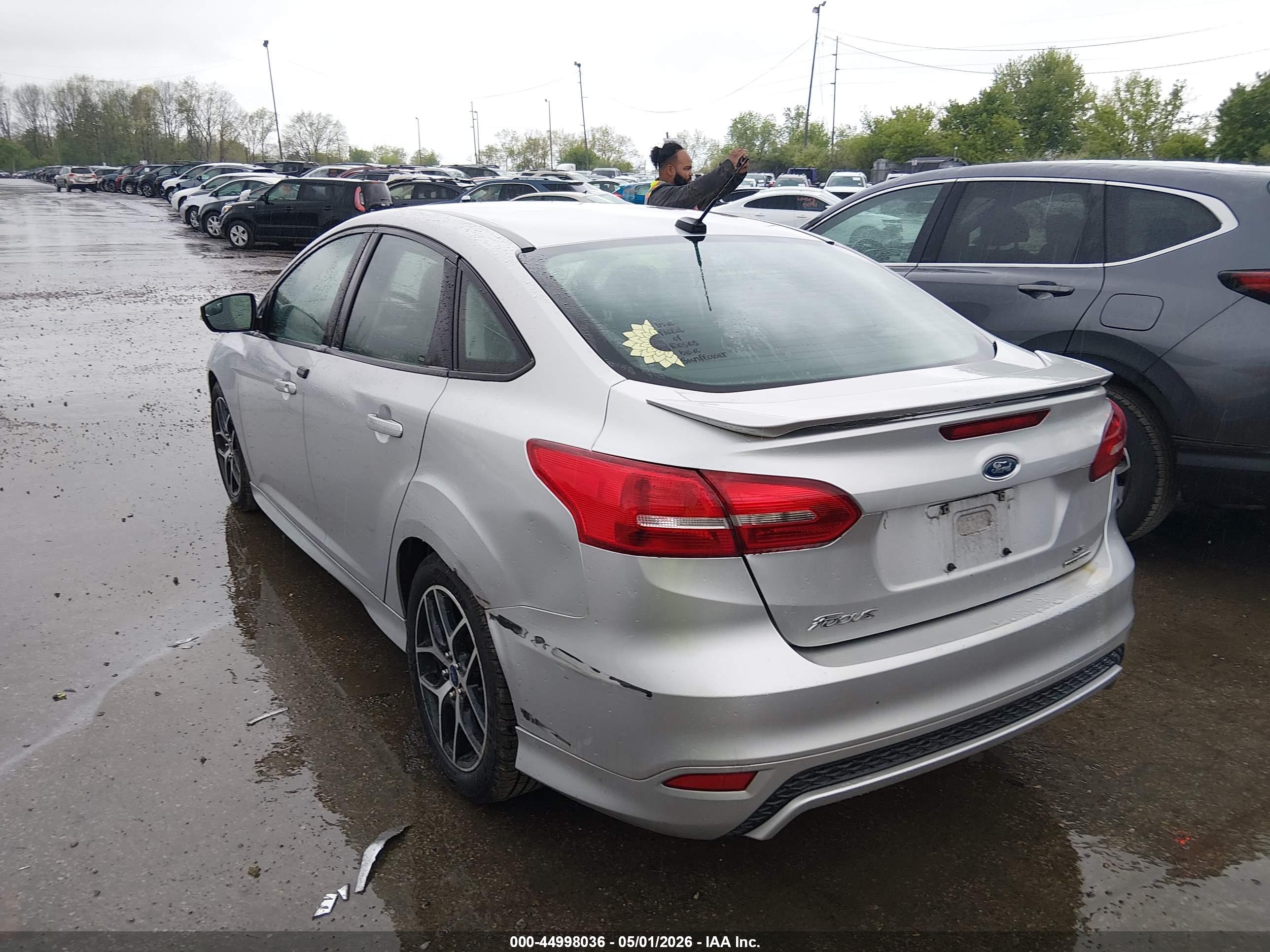FORD FOCUS image 3
