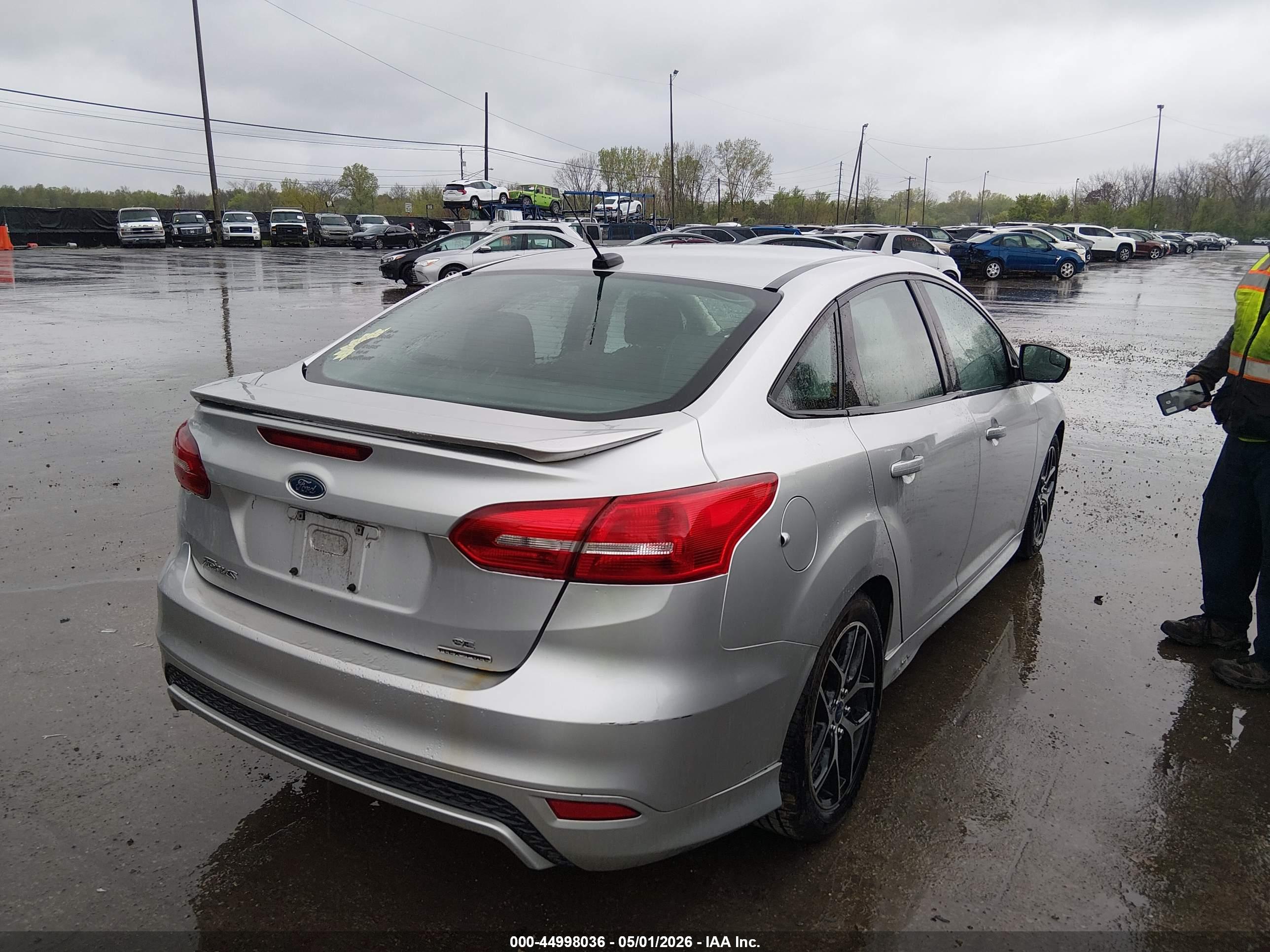 FORD FOCUS image 4