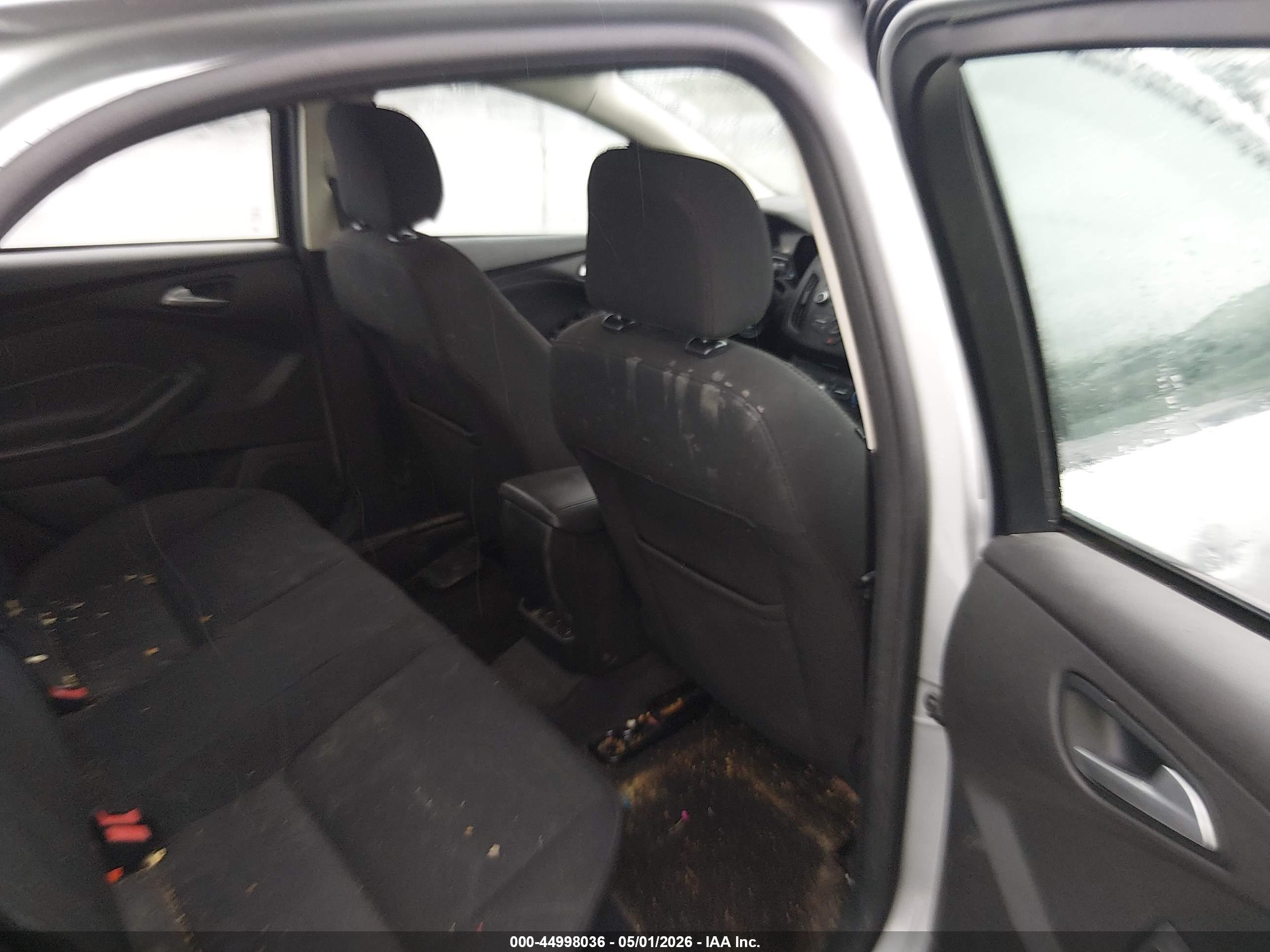 FORD FOCUS image 8