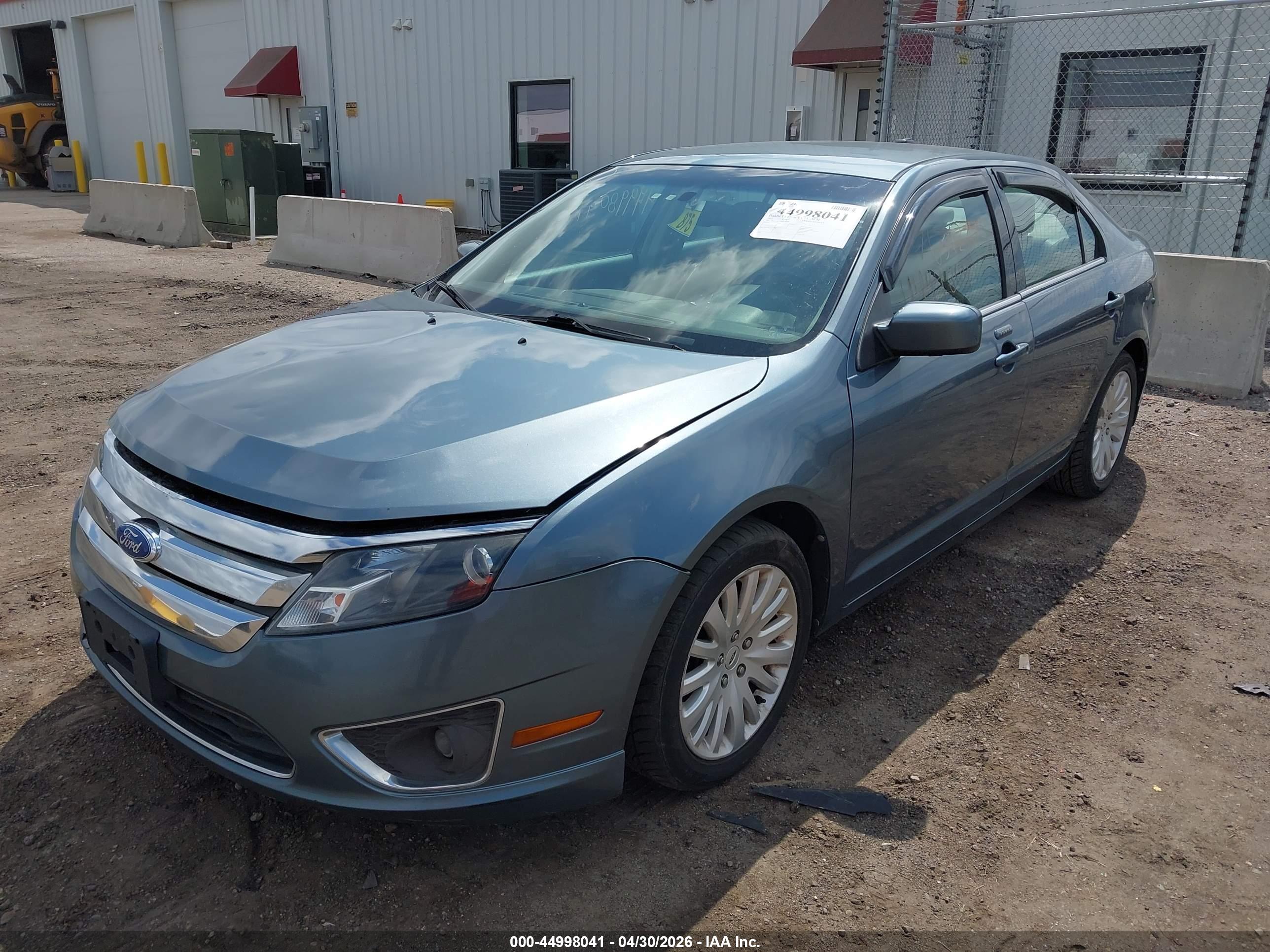 FORD FUSION image 2