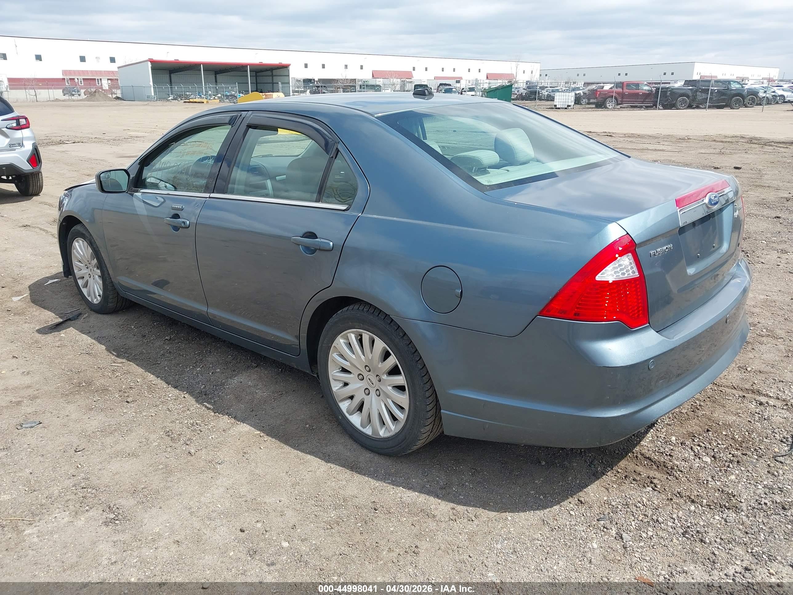 FORD FUSION image 3