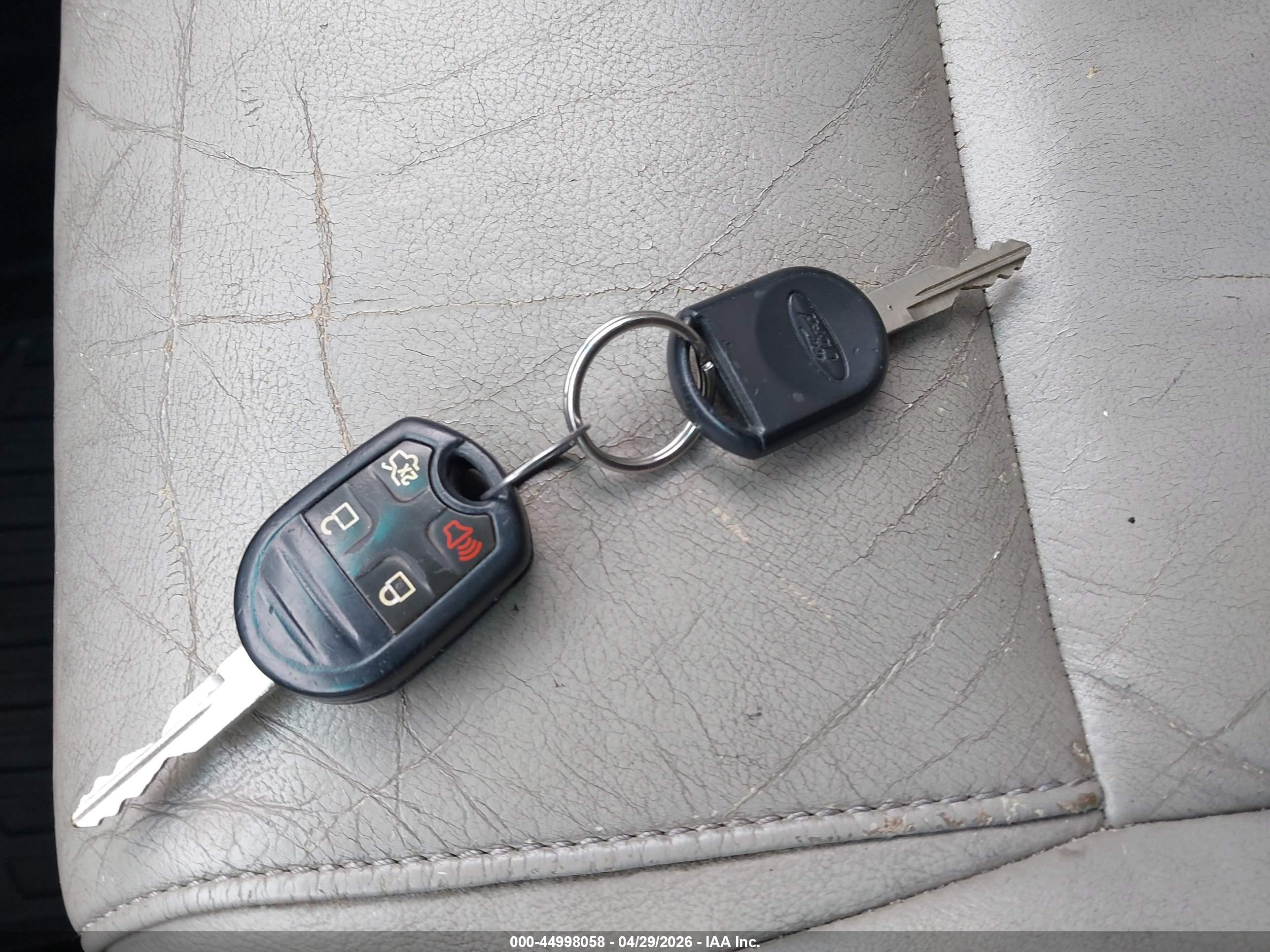 FORD EXPLORER image 11