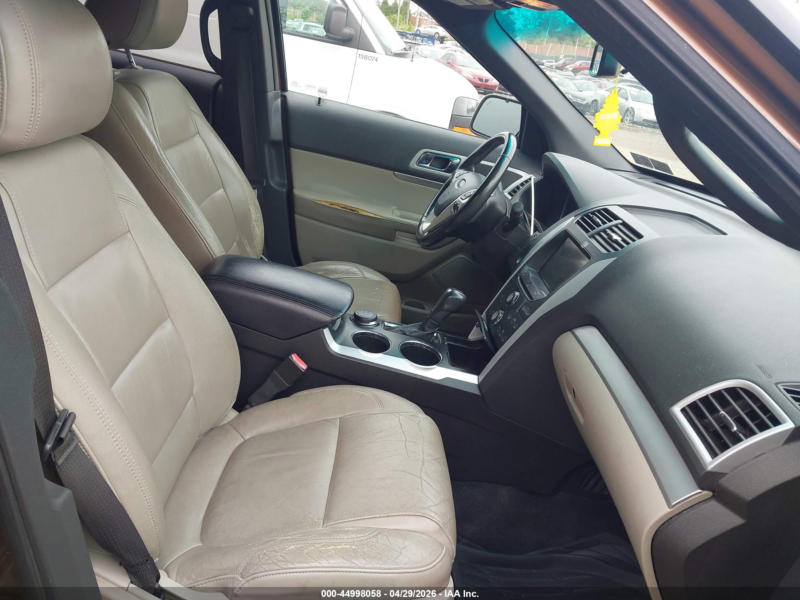 FORD EXPLORER image 5