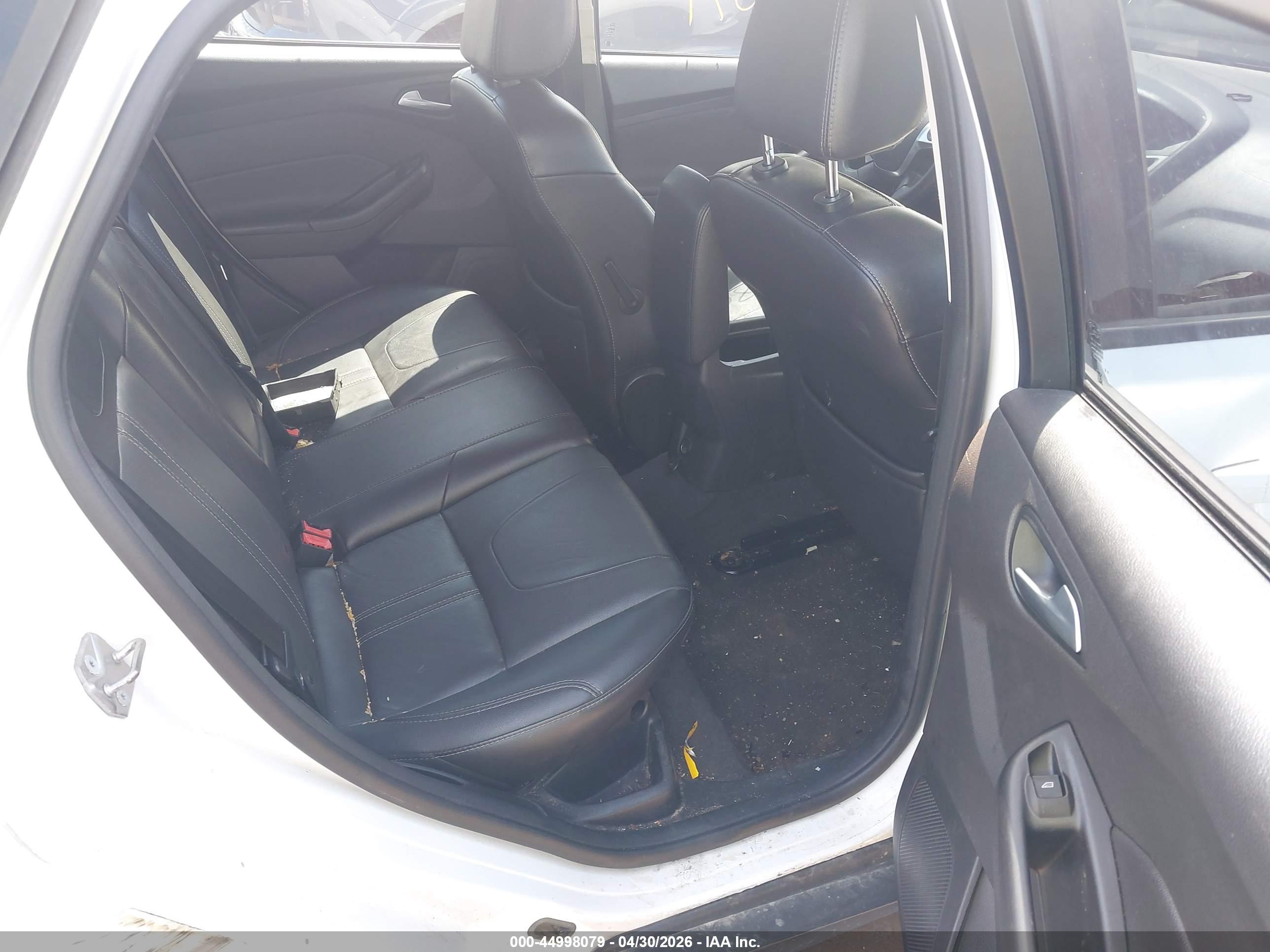 FORD FOCUS image 8