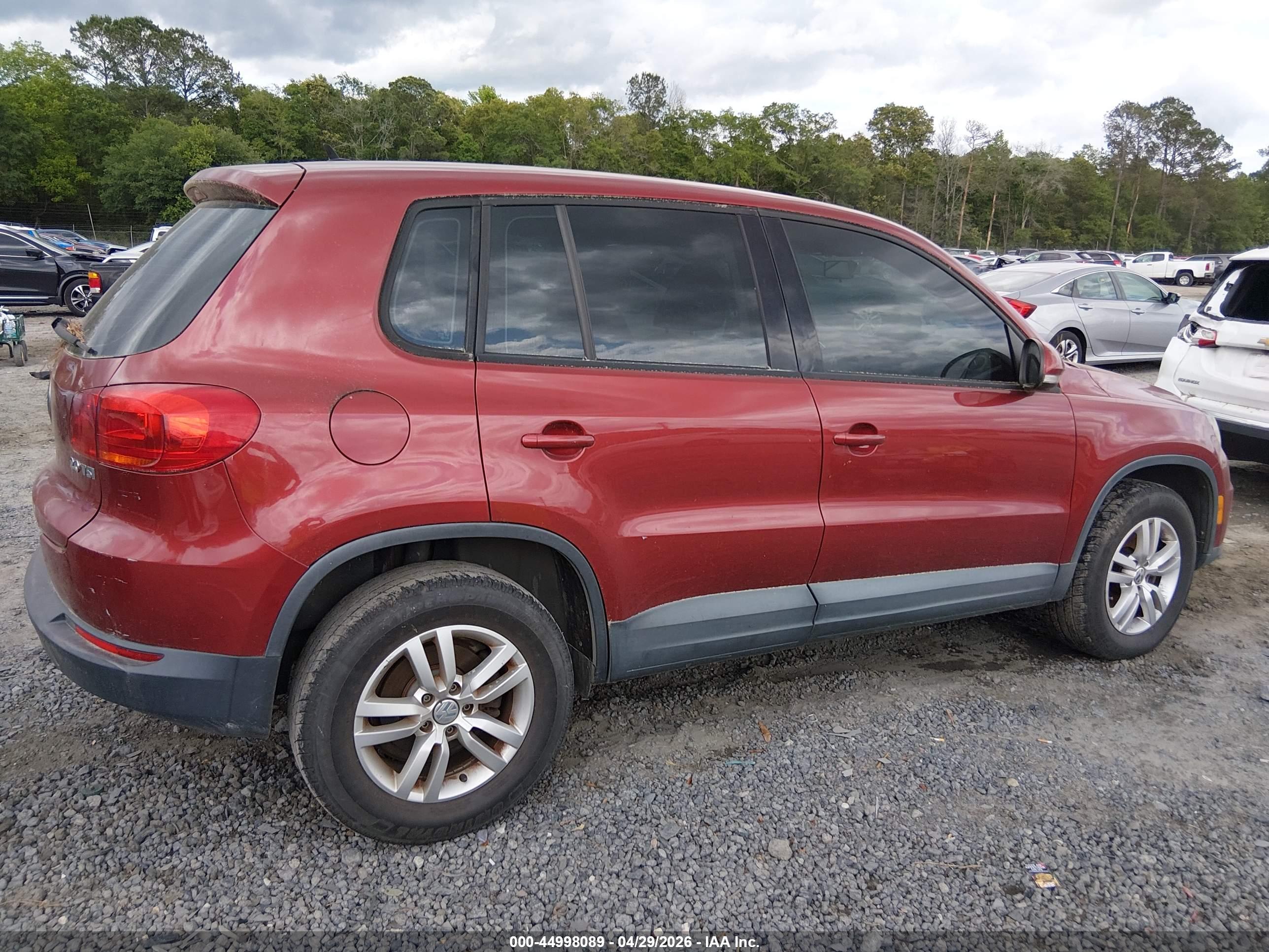 VOLKSWAGEN TIGUAN image 6