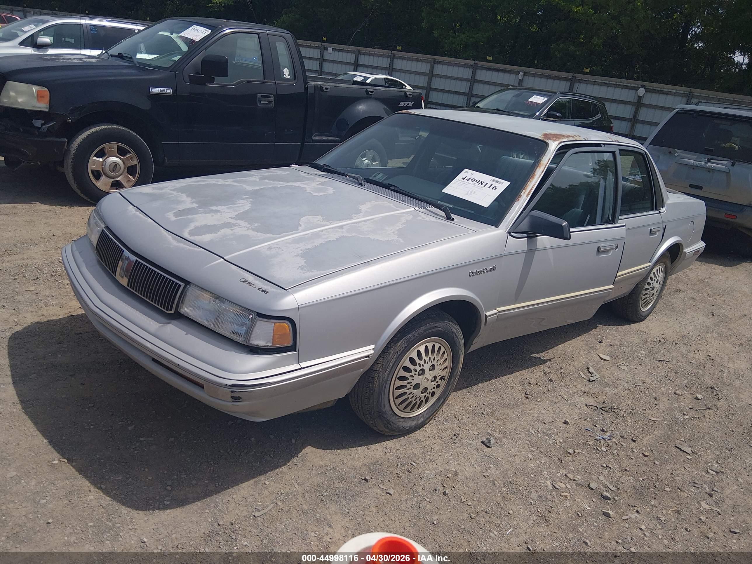 OLDSMOBILE CUTLASS image 2