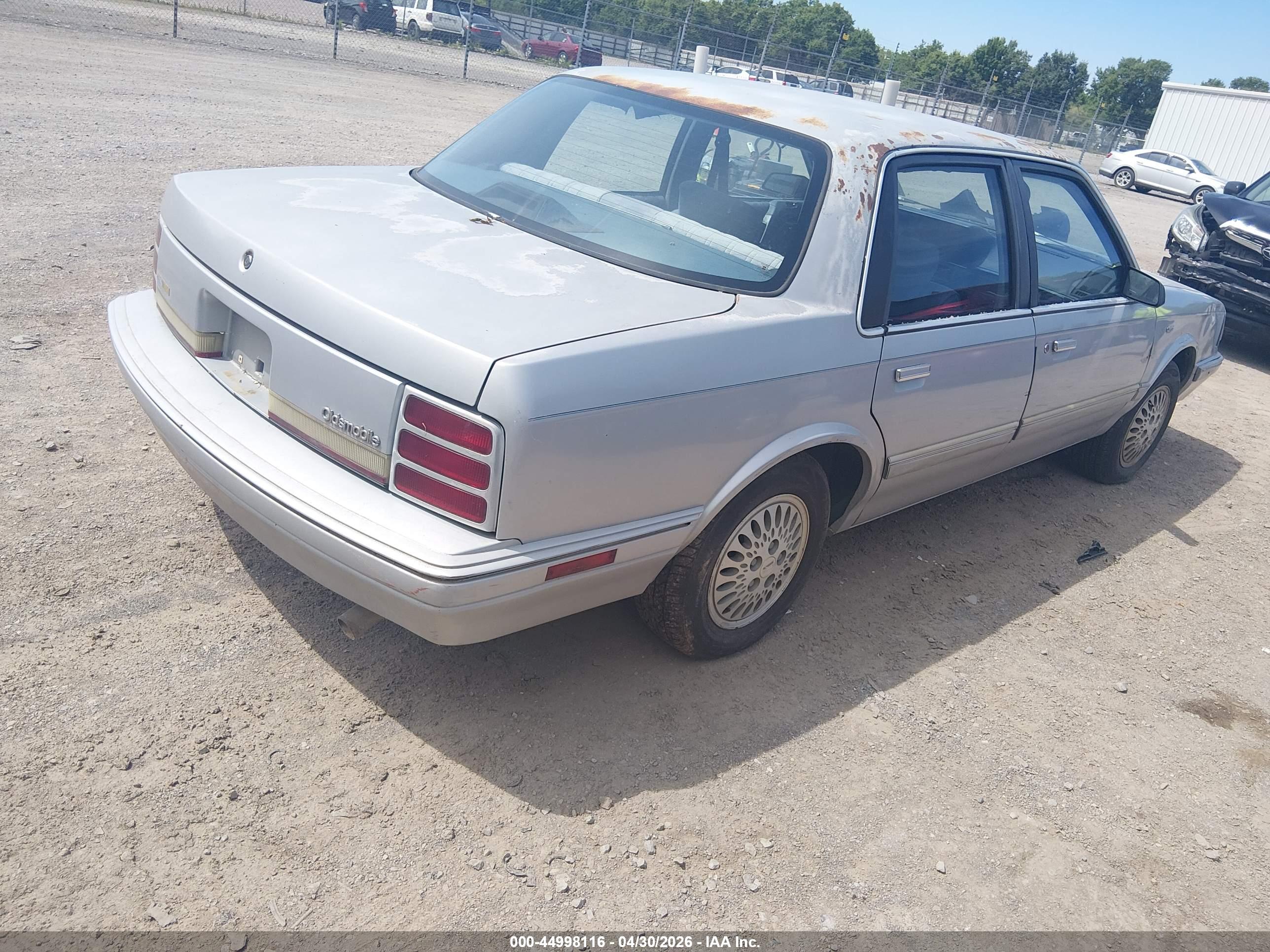 OLDSMOBILE CUTLASS image 4