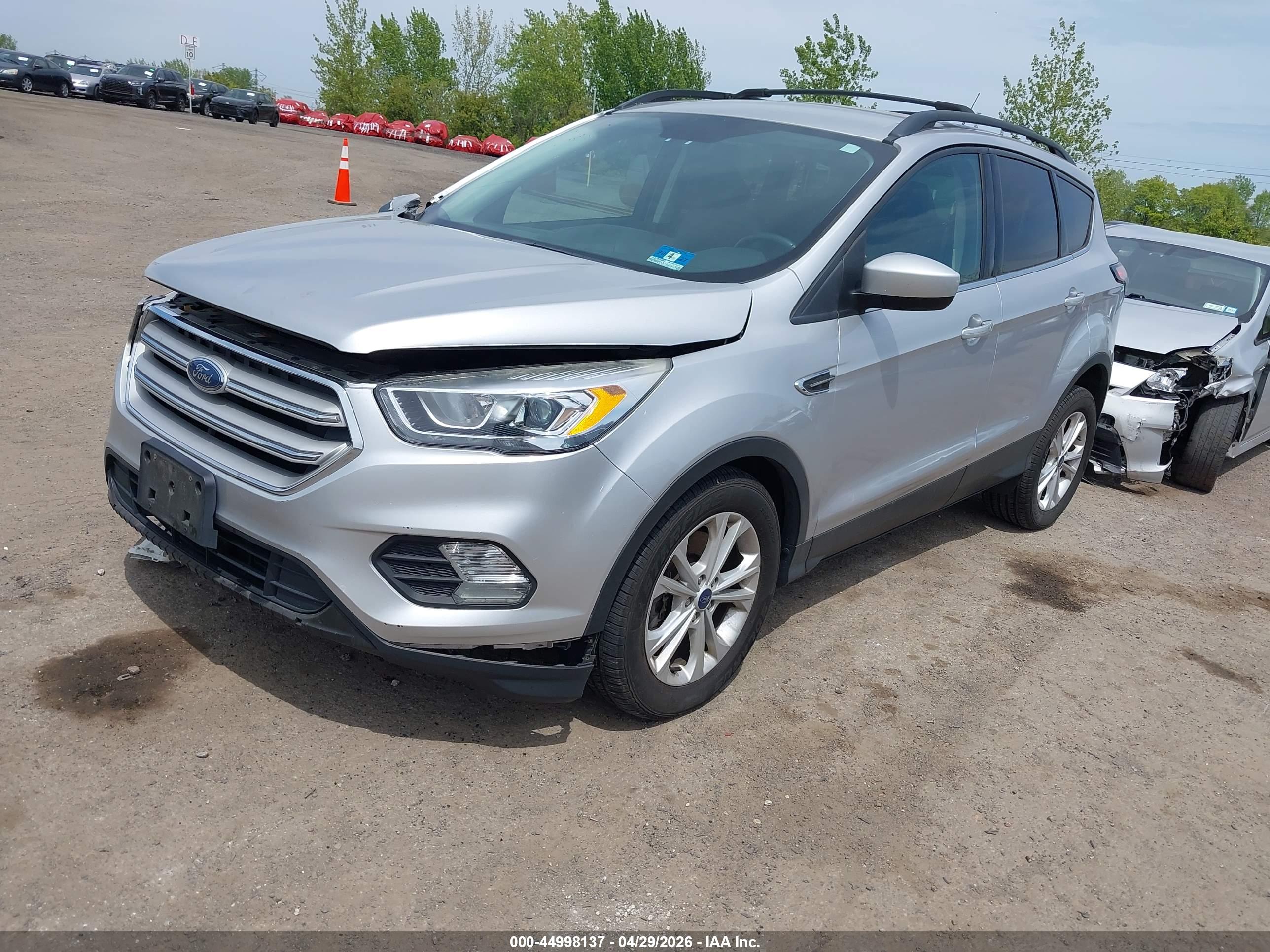 FORD ESCAPE image 2