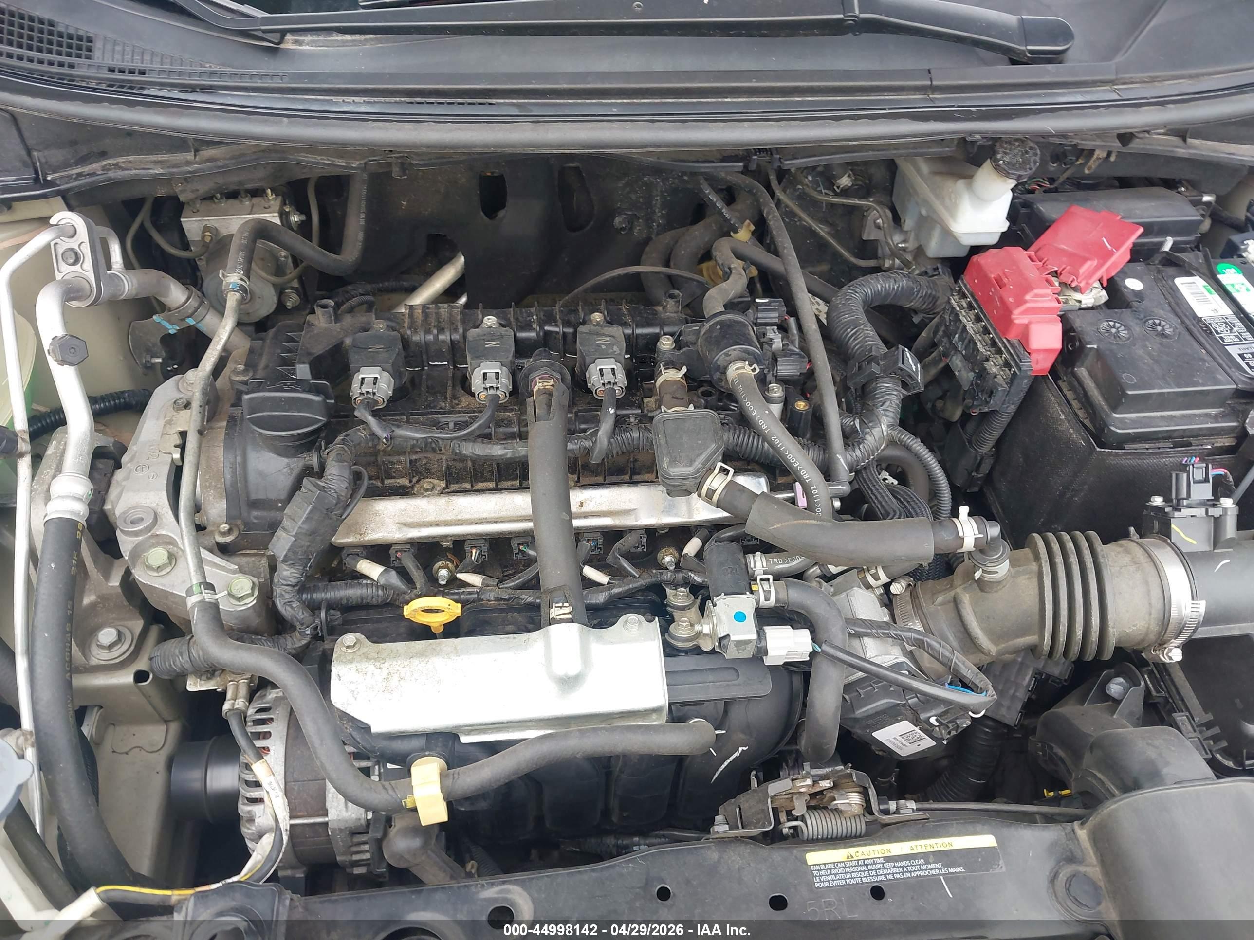 NISSAN VERSA image 10