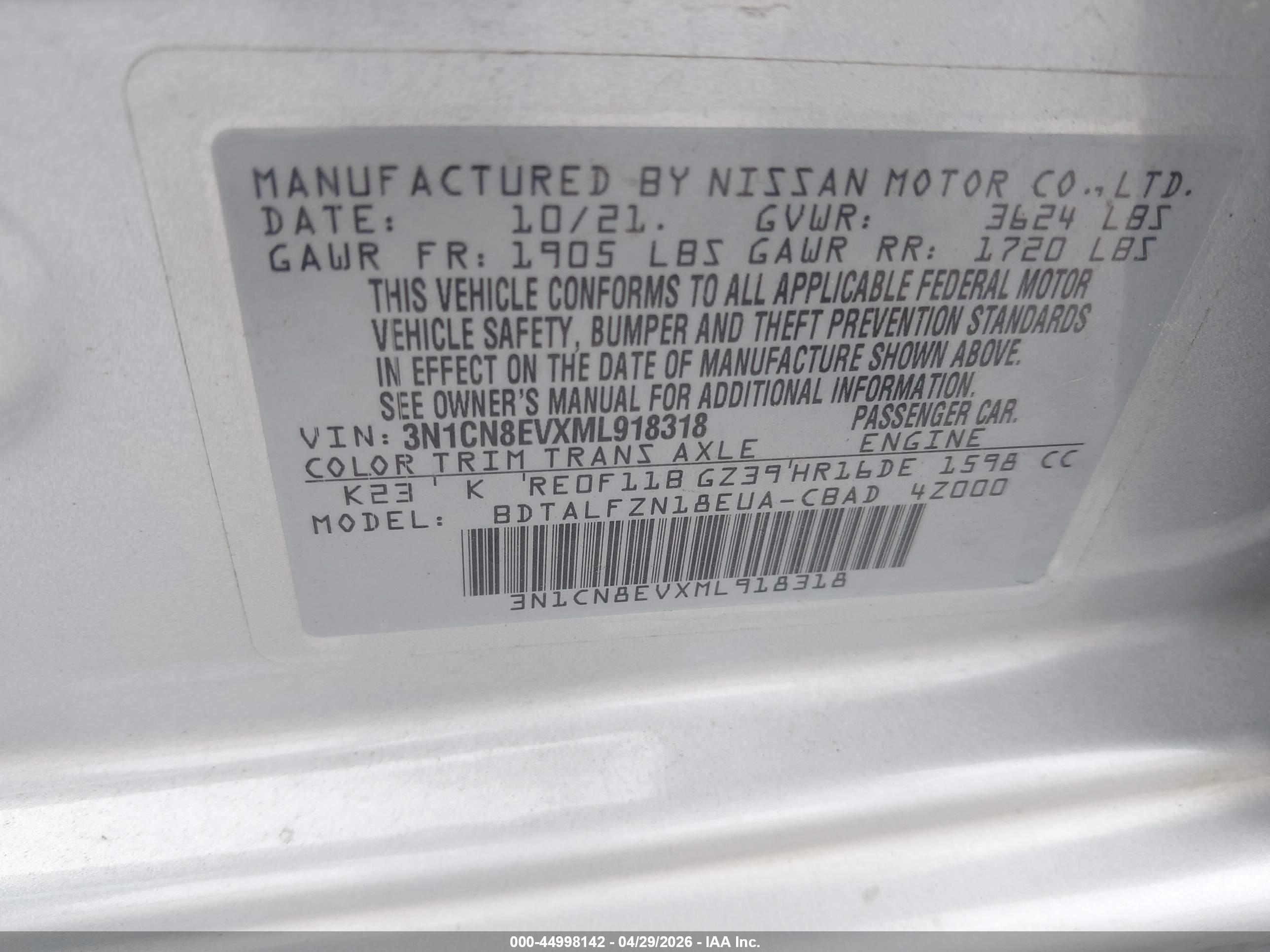 NISSAN VERSA image 9