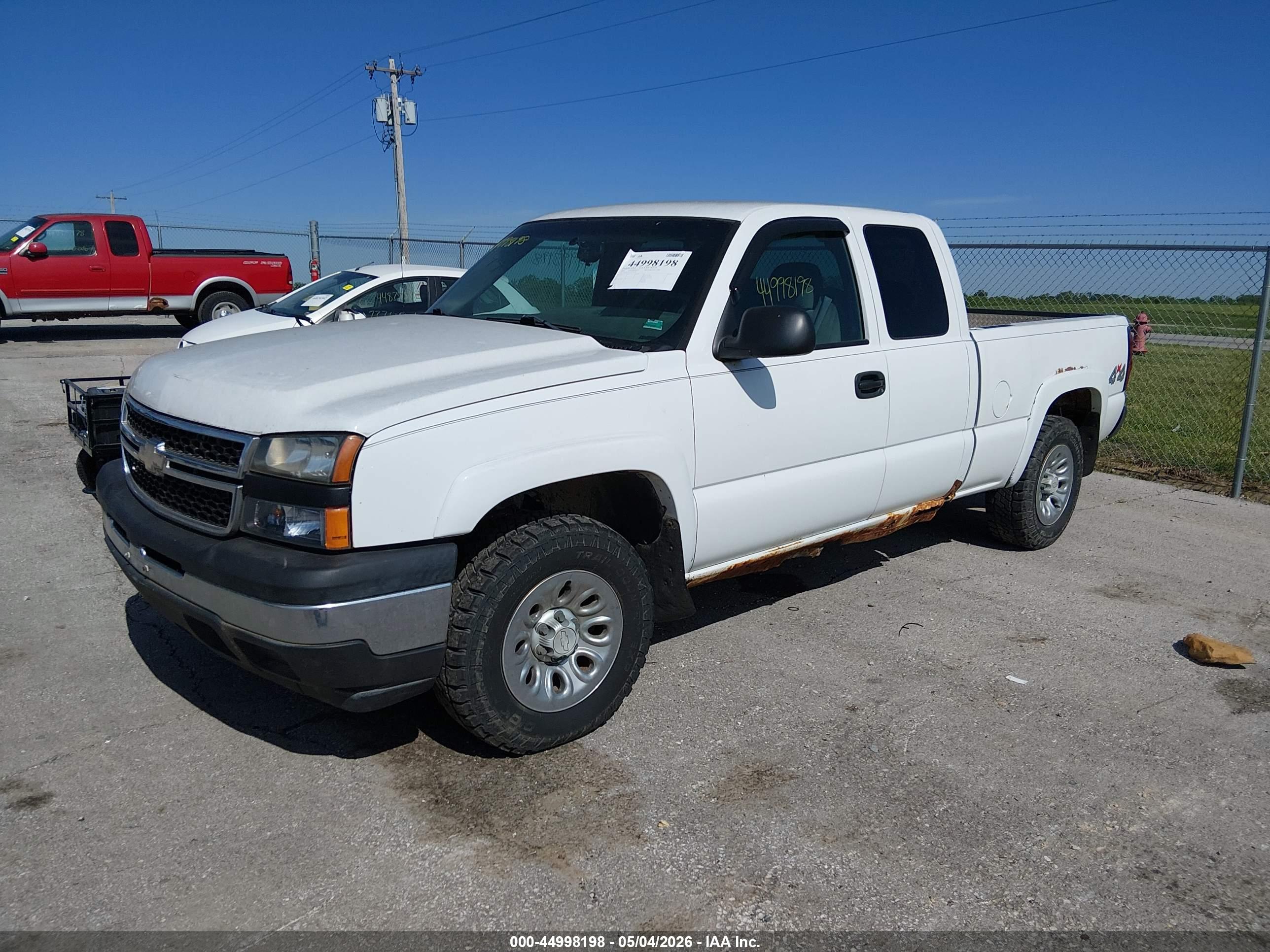 CHEVROLET SILVERADO image 2