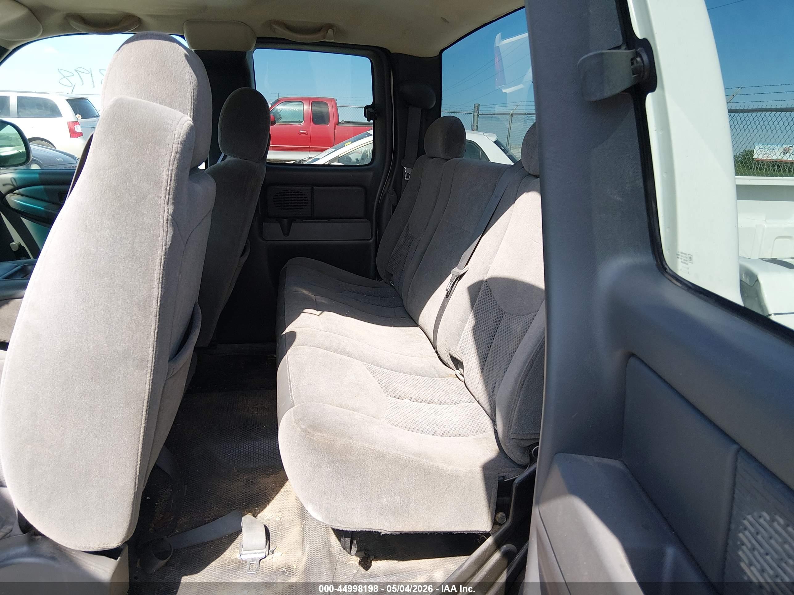 CHEVROLET SILVERADO image 8