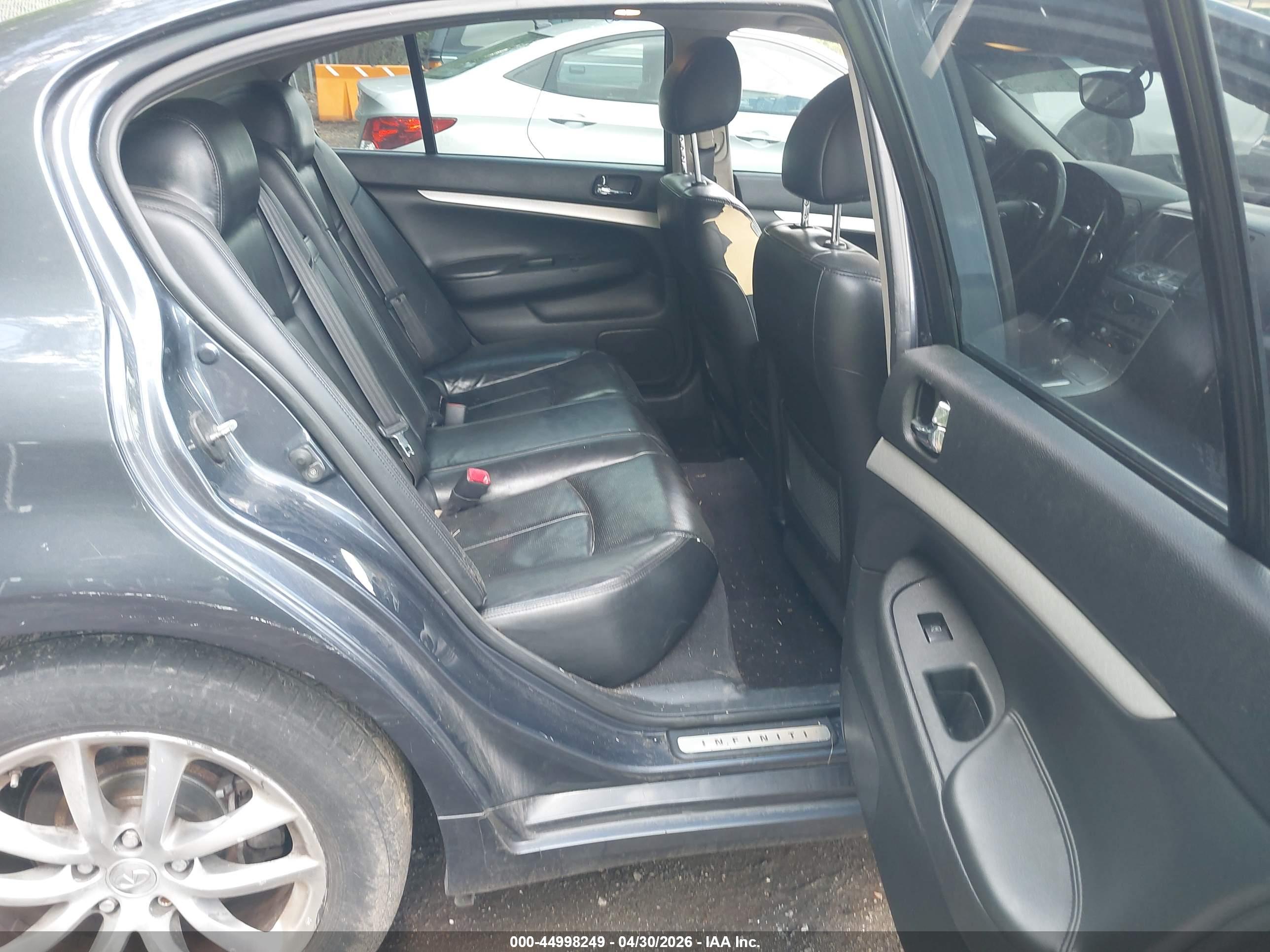 INFINITI G37X image 8