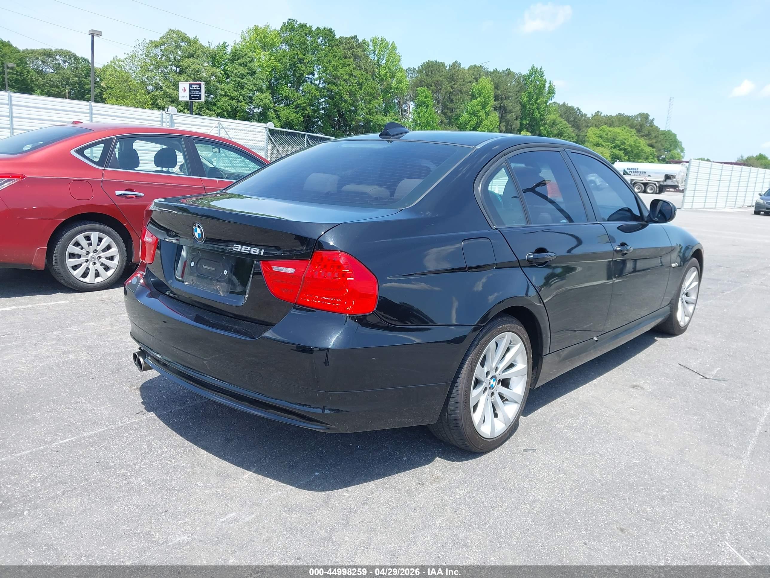BMW 328I image 4