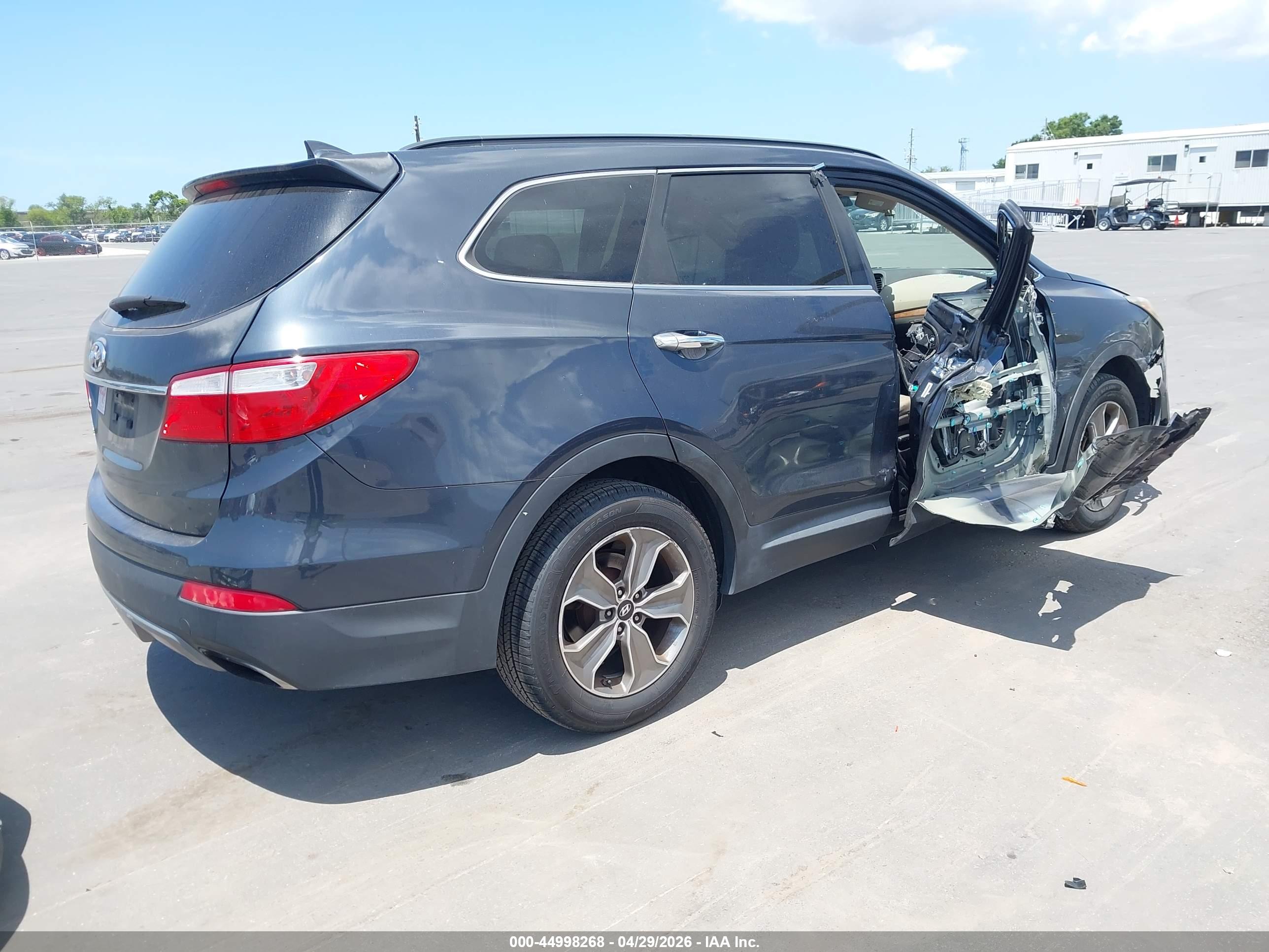 HYUNDAI SANTA image 4