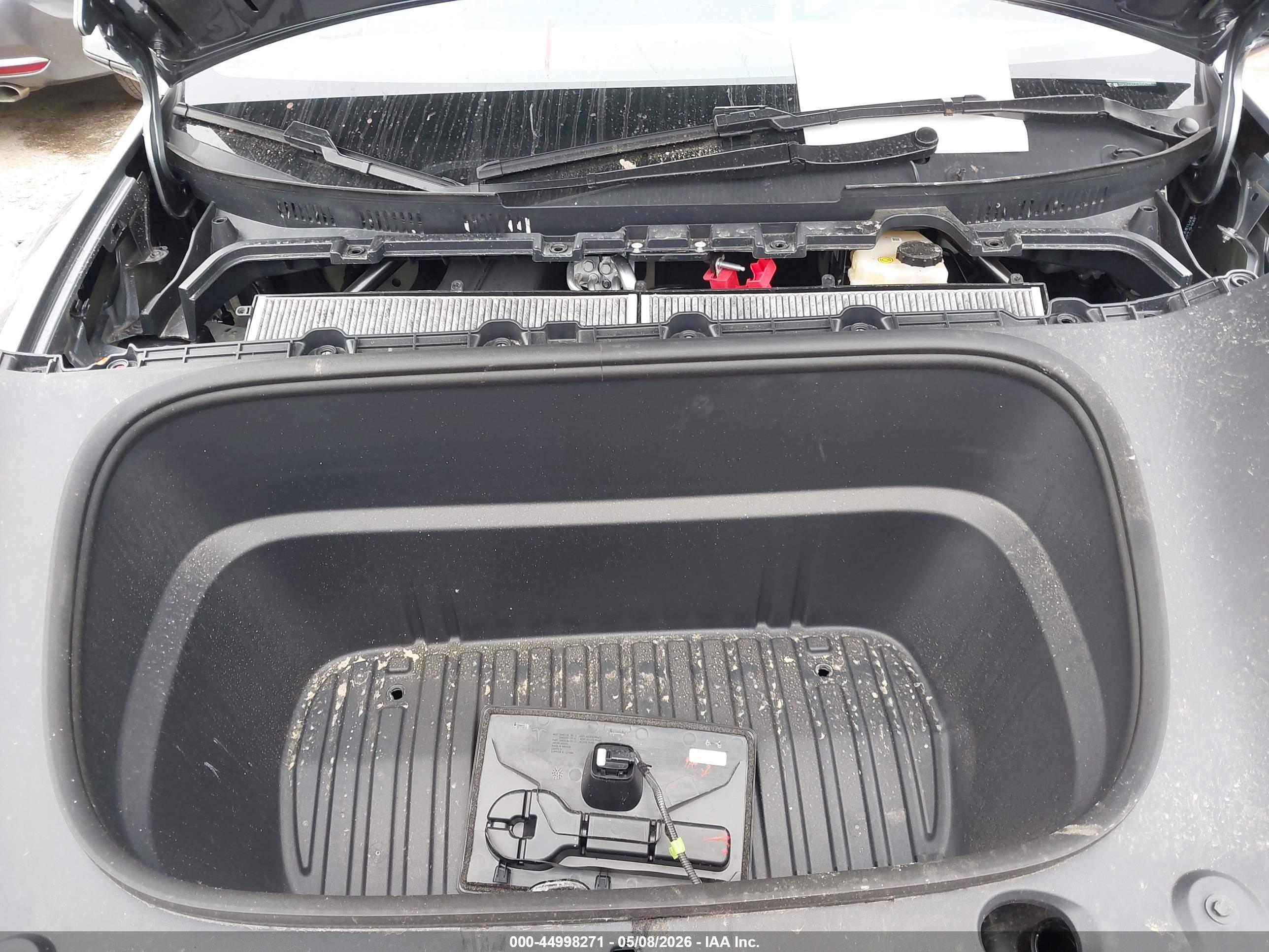 TESLA MODEL image 10