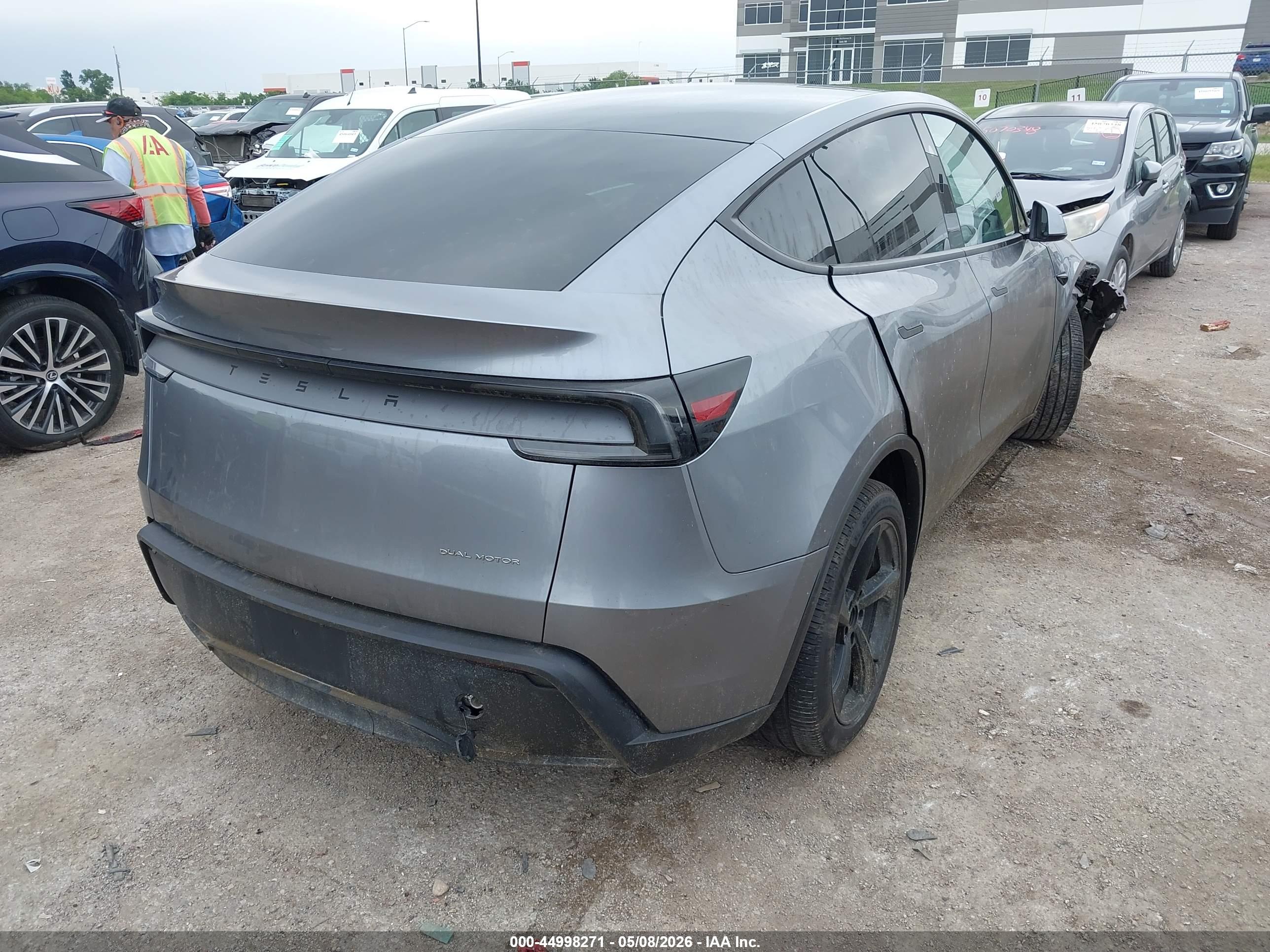 TESLA MODEL image 4