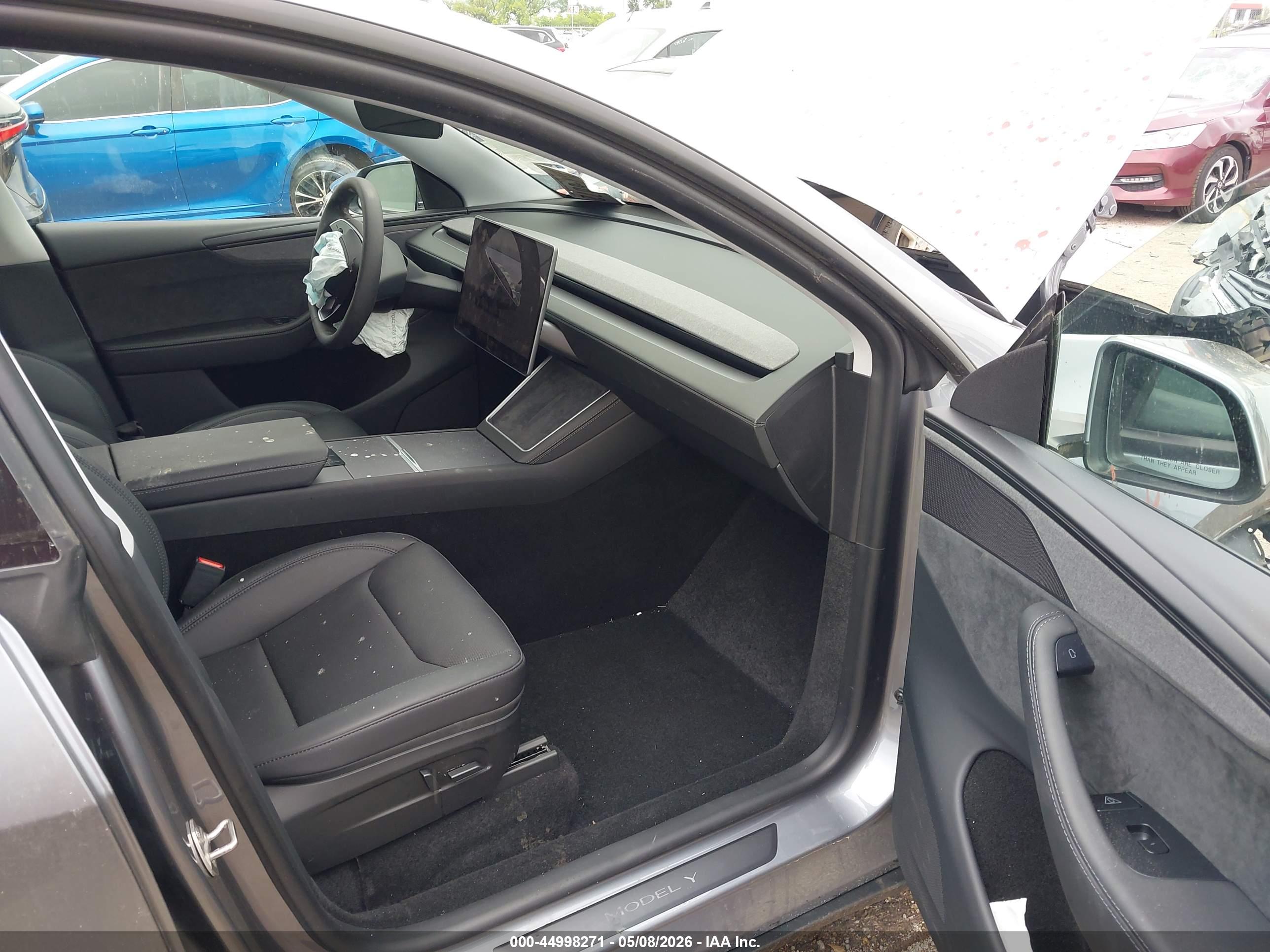 TESLA MODEL image 5