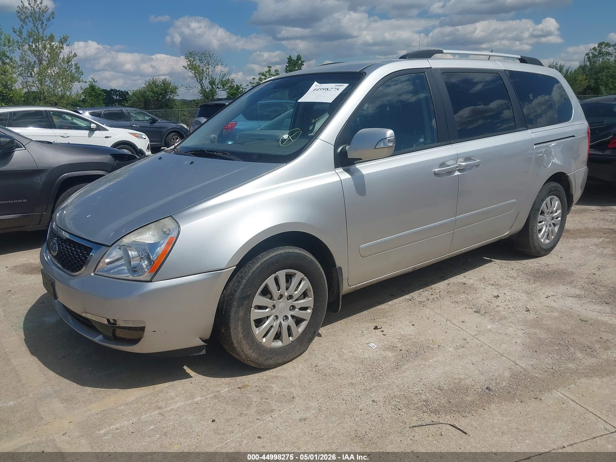 KIA SEDONA image 2