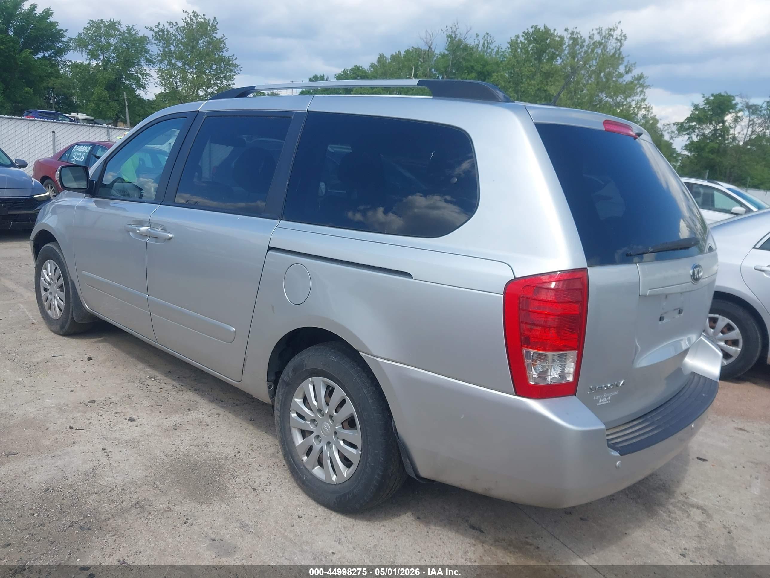 KIA SEDONA image 3