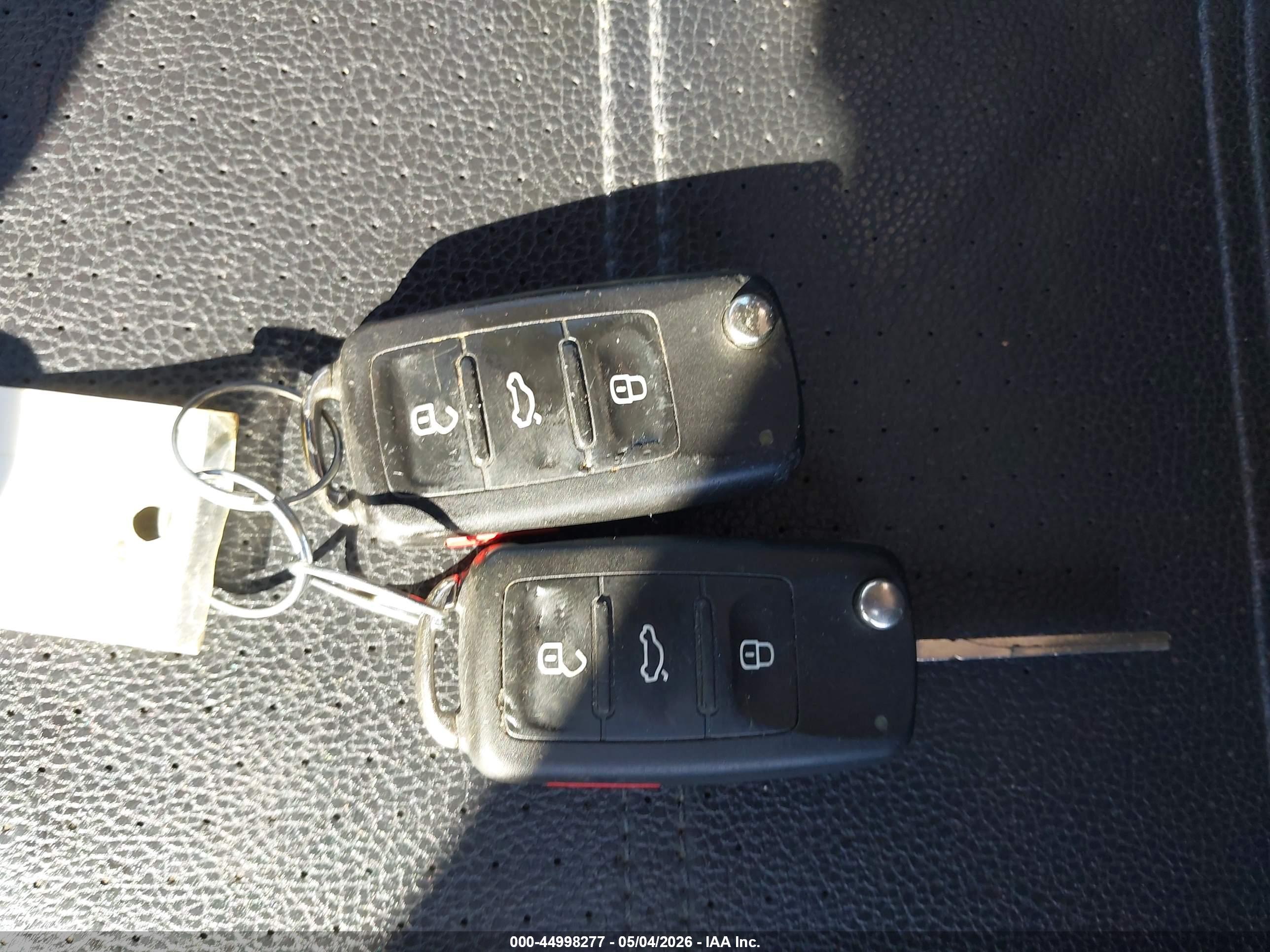 VOLKSWAGEN PASSAT image 11
