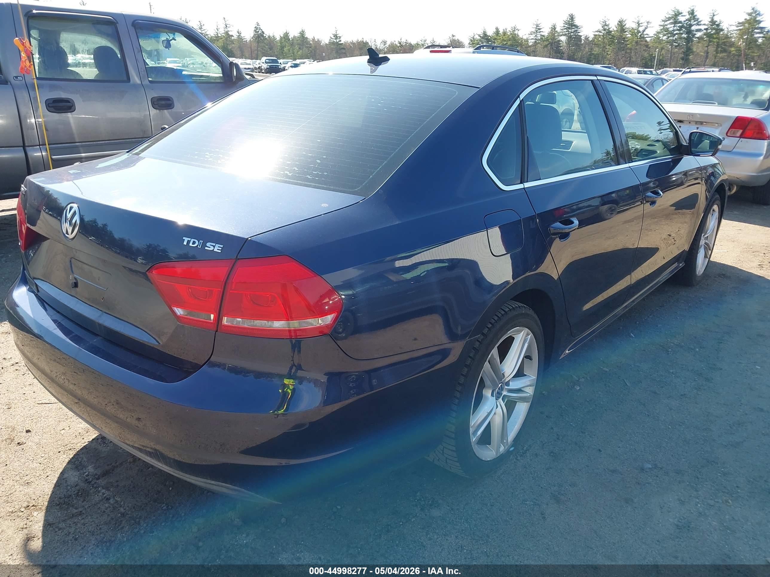 VOLKSWAGEN PASSAT image 4