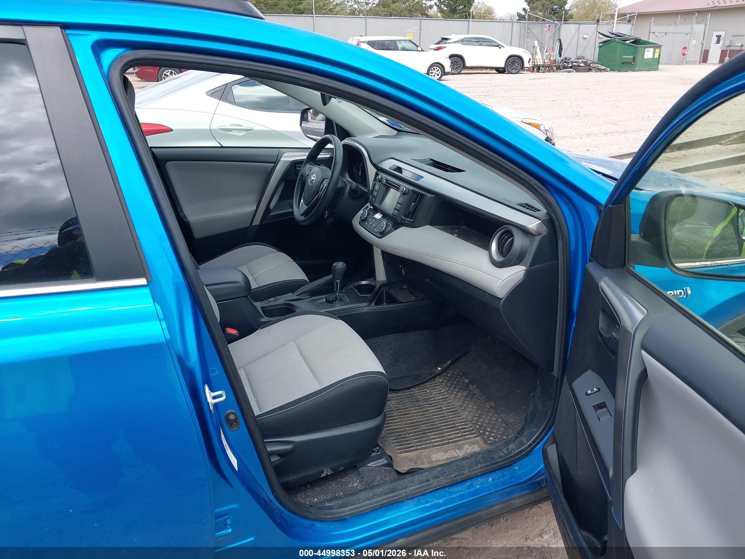 TOYOTA RAV4 image 5
