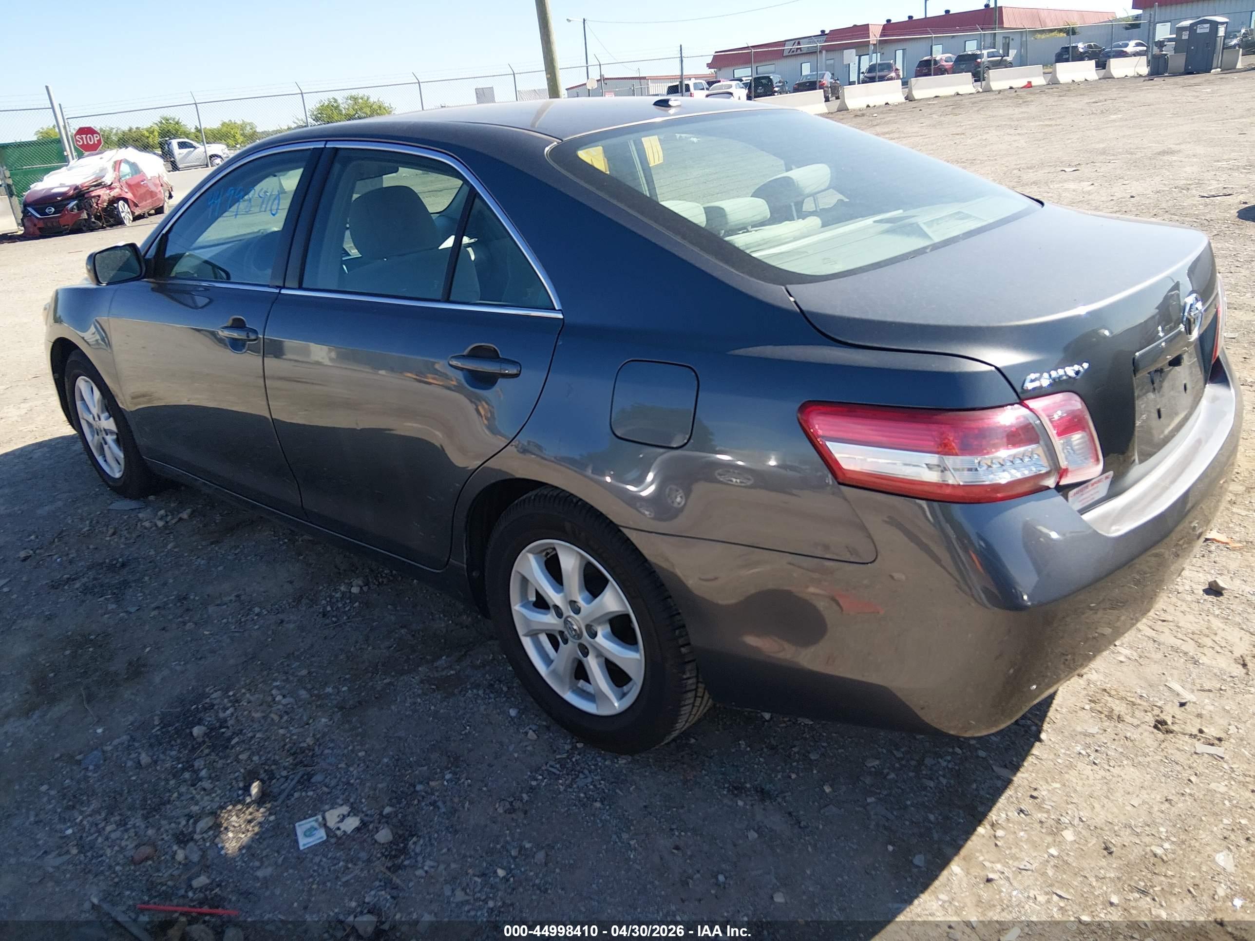 TOYOTA CAMRY image 3