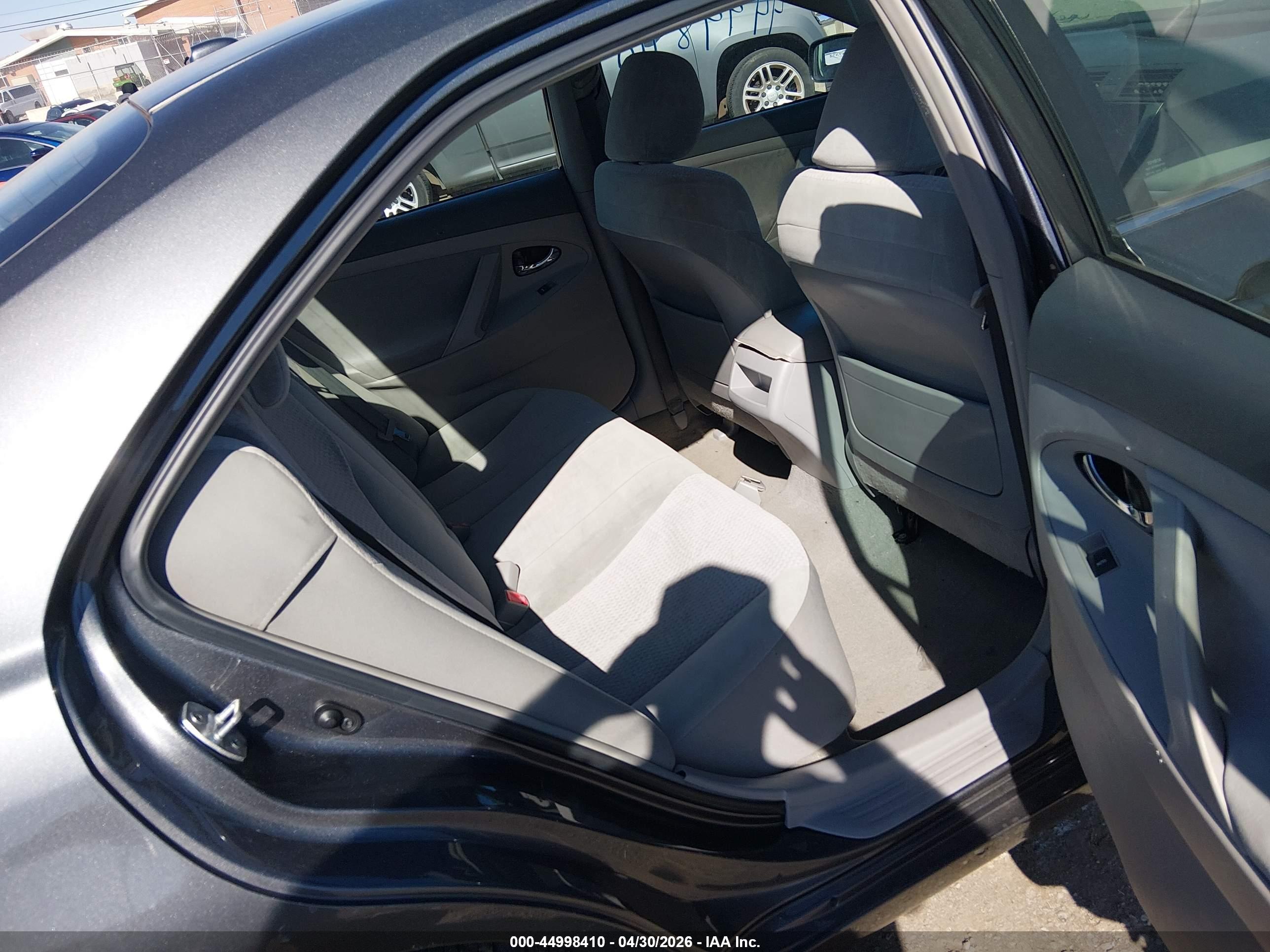 TOYOTA CAMRY image 8