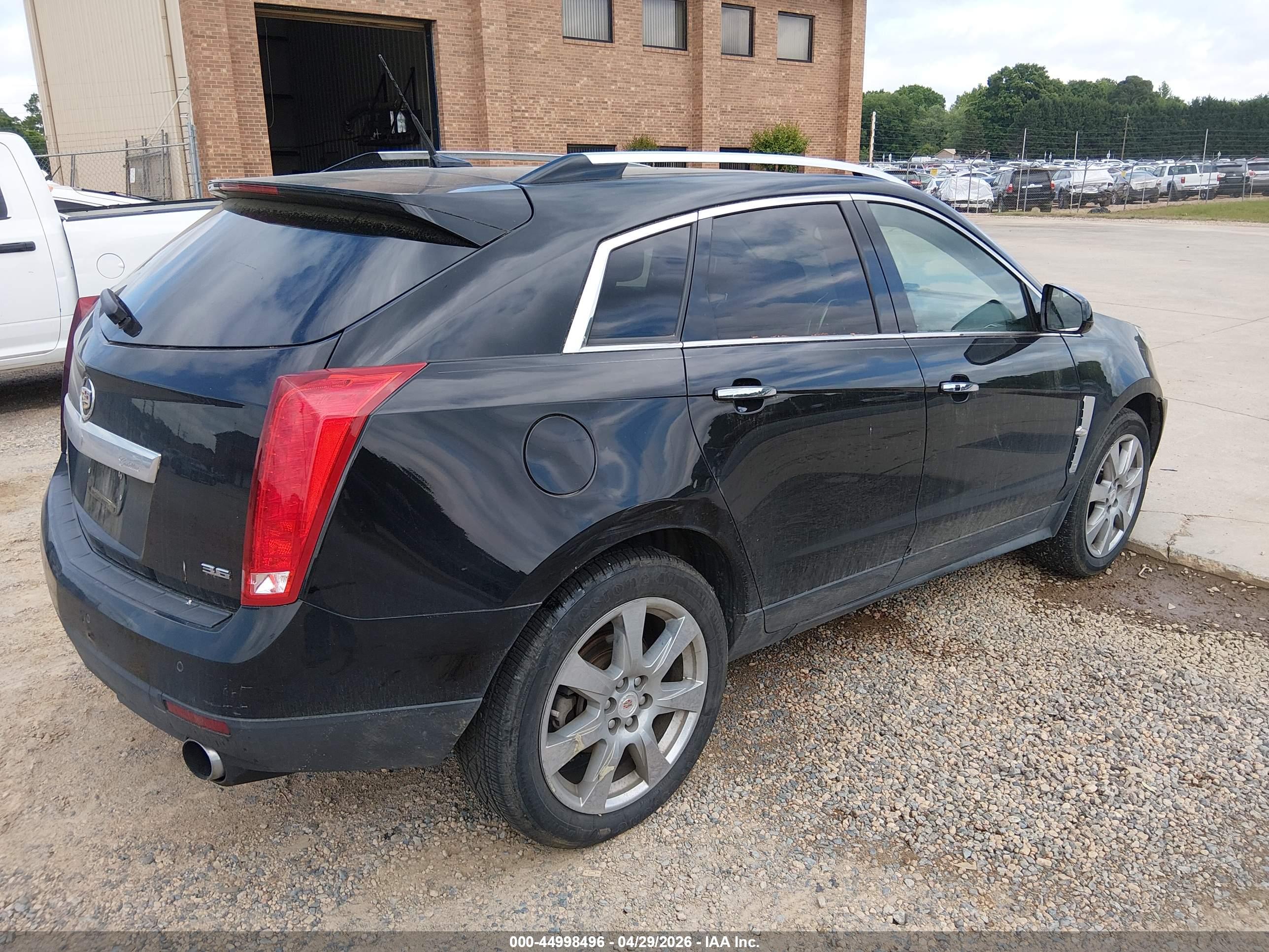 CADILLAC SRX image 4