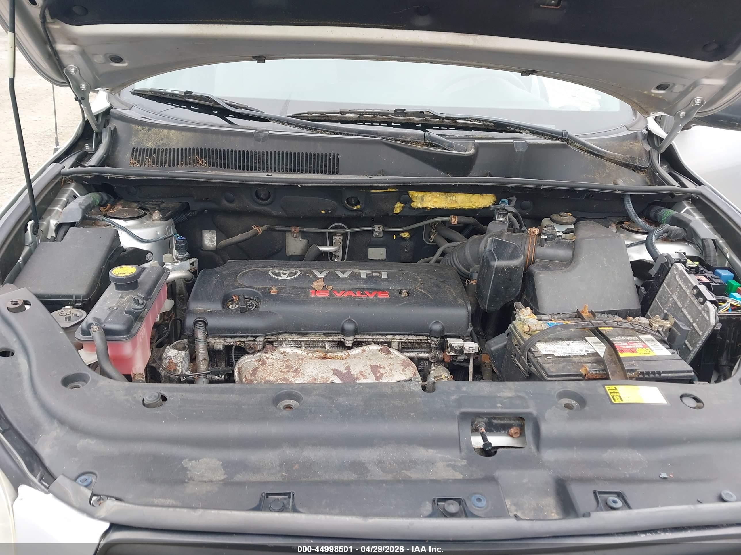 TOYOTA RAV4 image 10