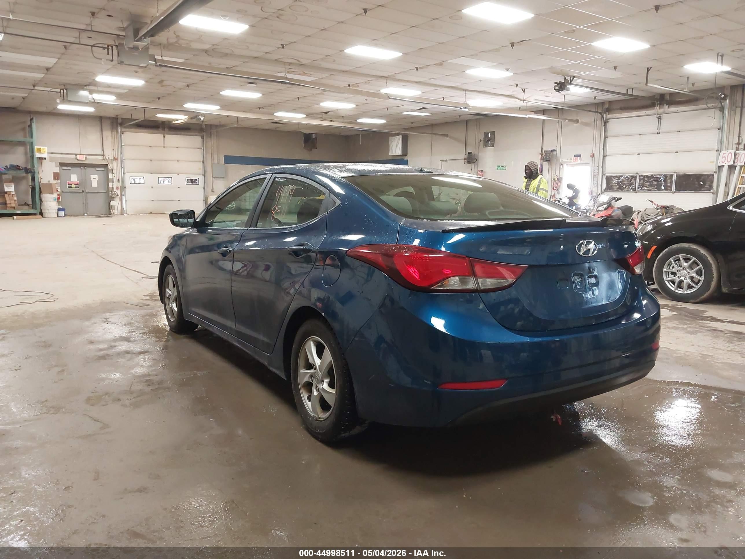 HYUNDAI ELANTRA image 3