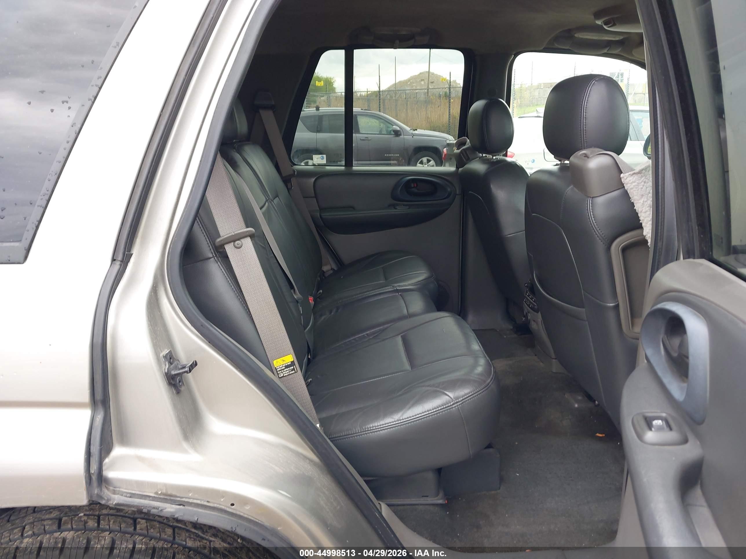CHEVROLET TRAILBLAZER image 8
