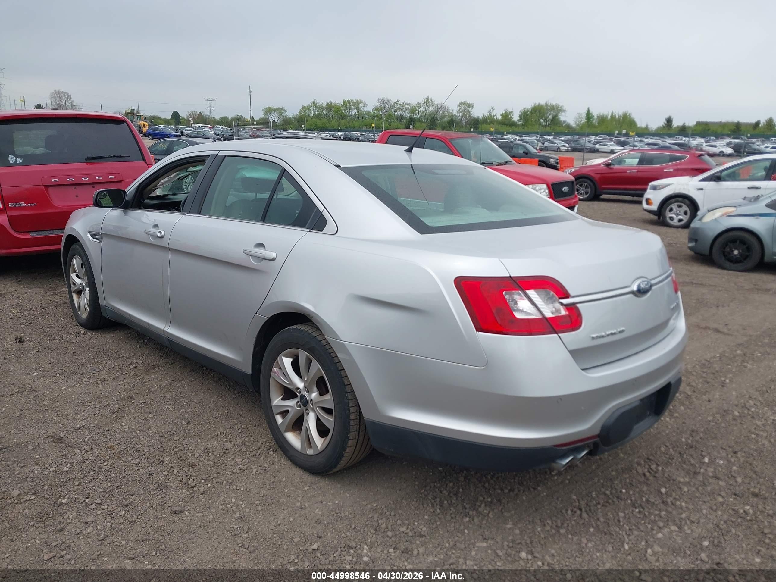 FORD TAURUS image 3
