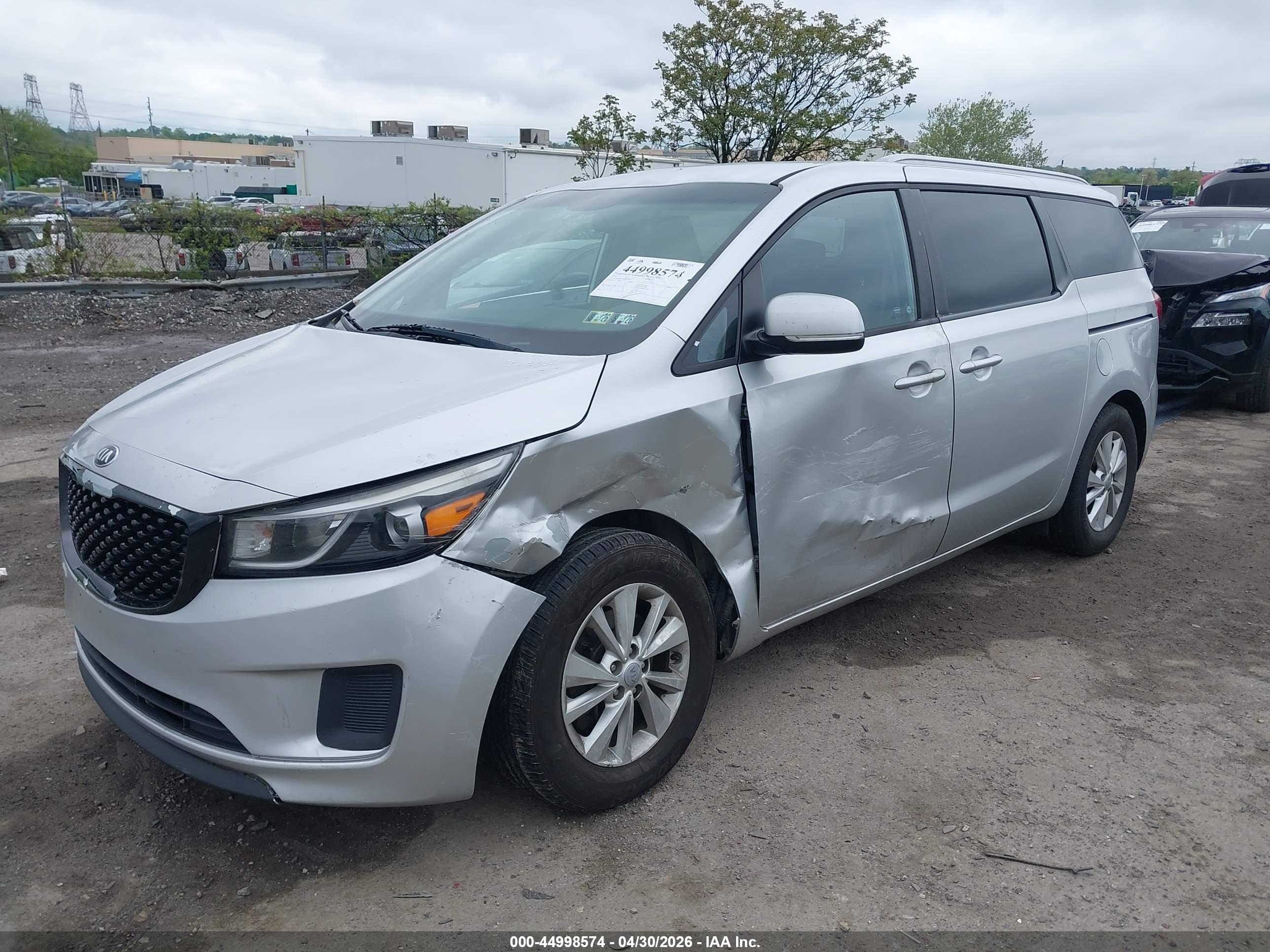 KIA SEDONA image 2