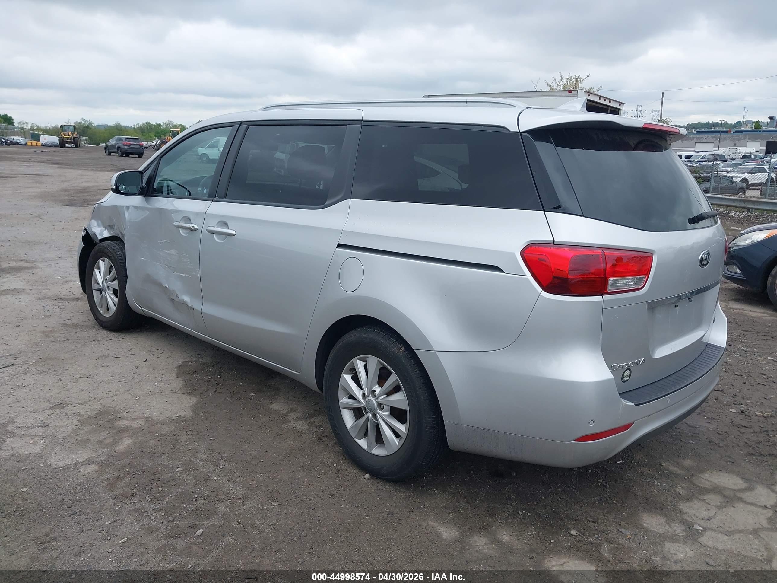KIA SEDONA image 3