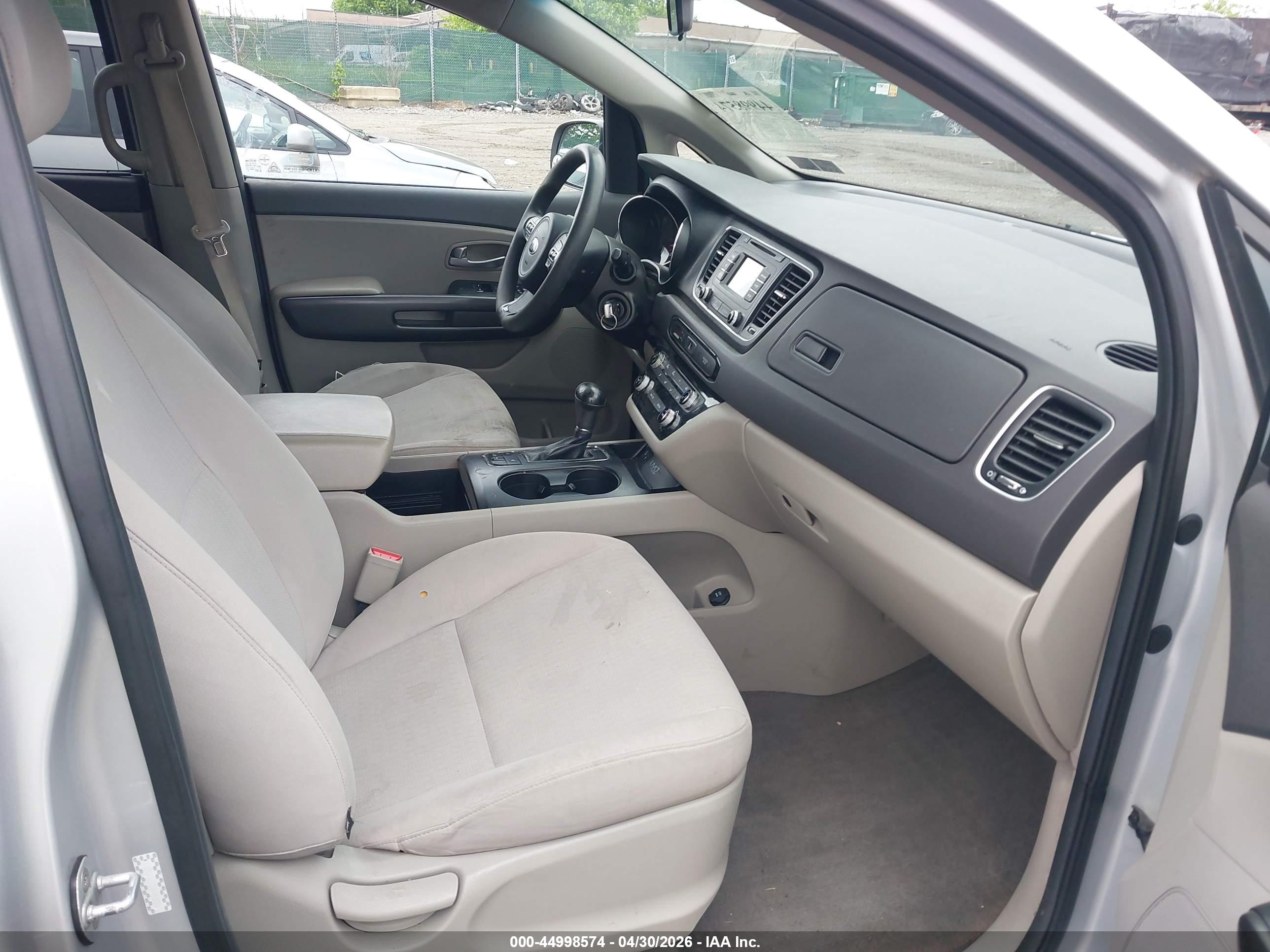 KIA SEDONA image 5