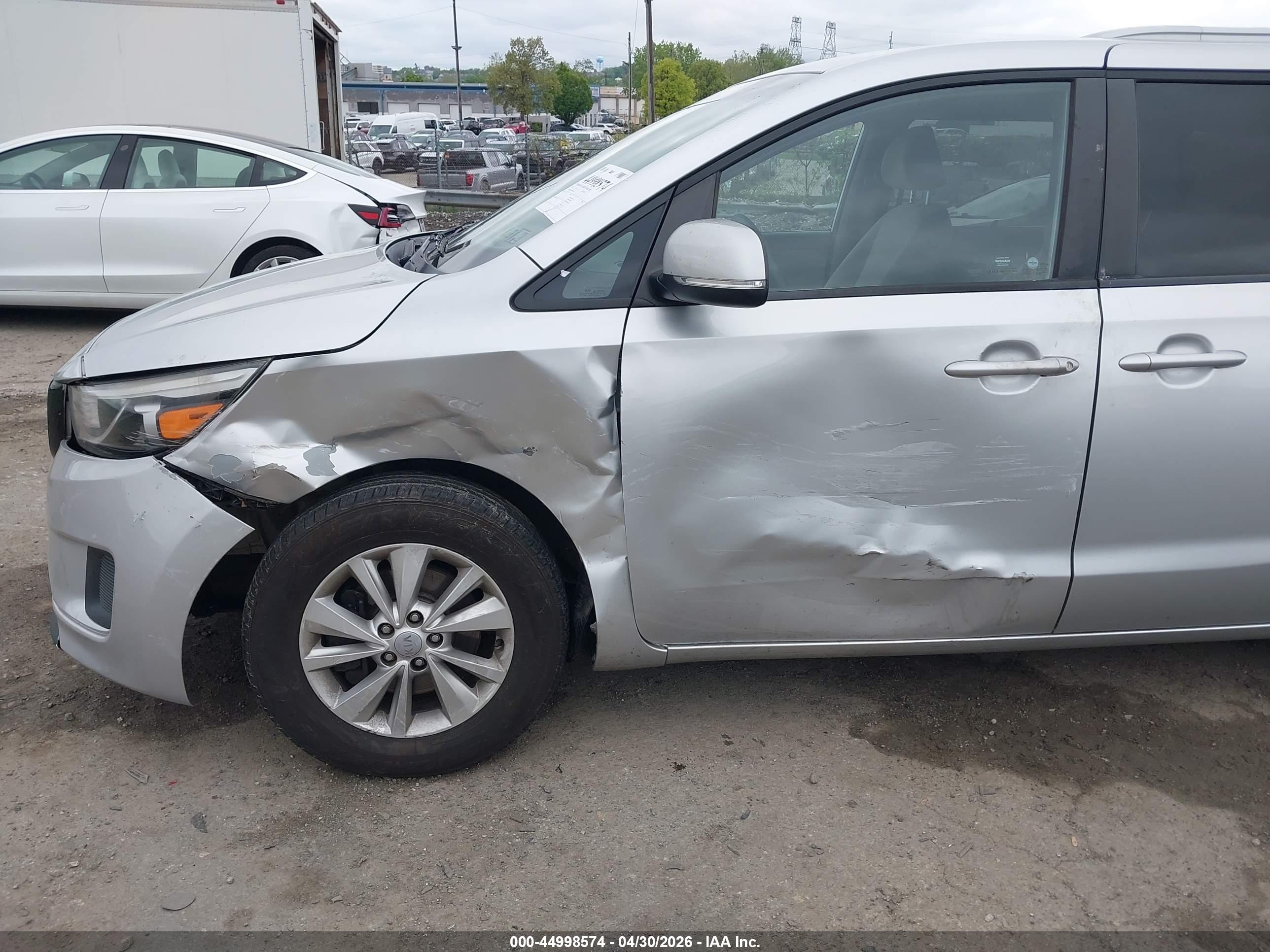 KIA SEDONA image 6