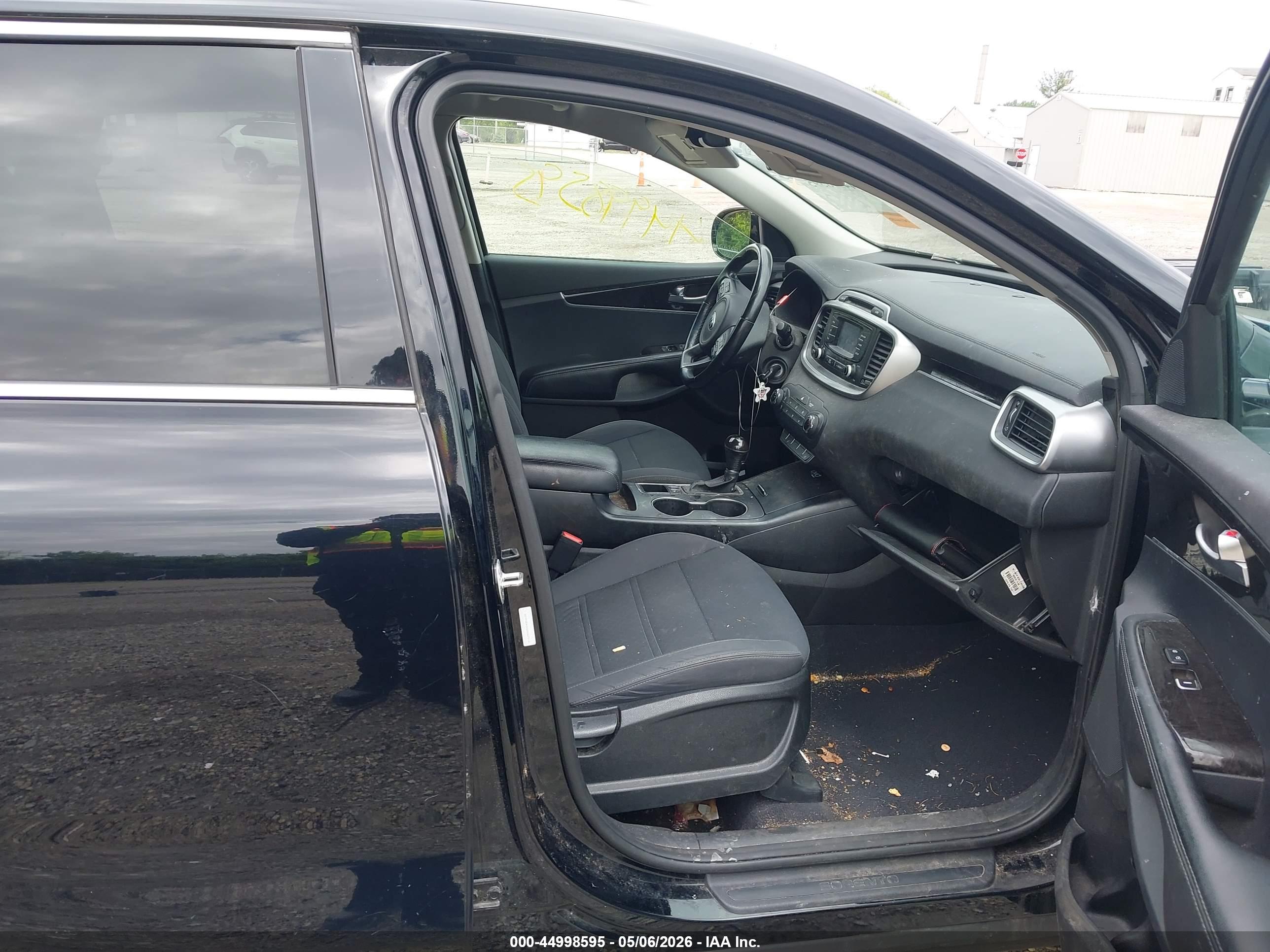 KIA SORENTO image 5