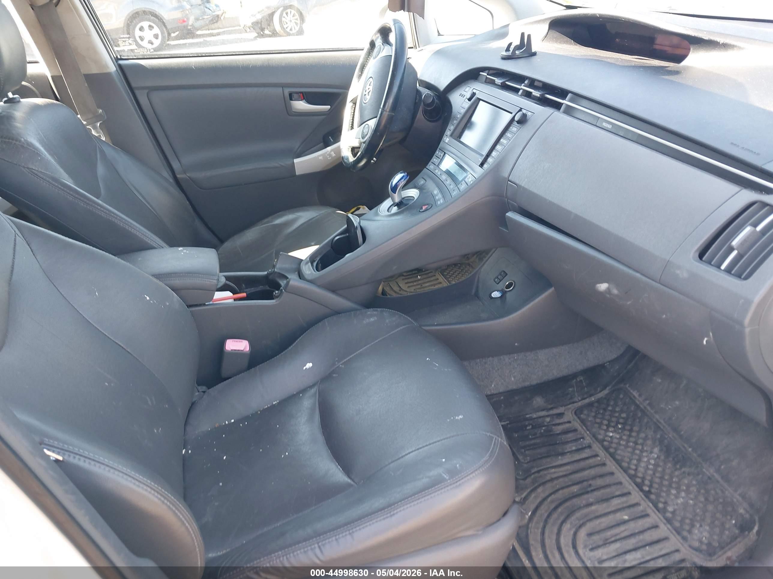 TOYOTA PRIUS image 5
