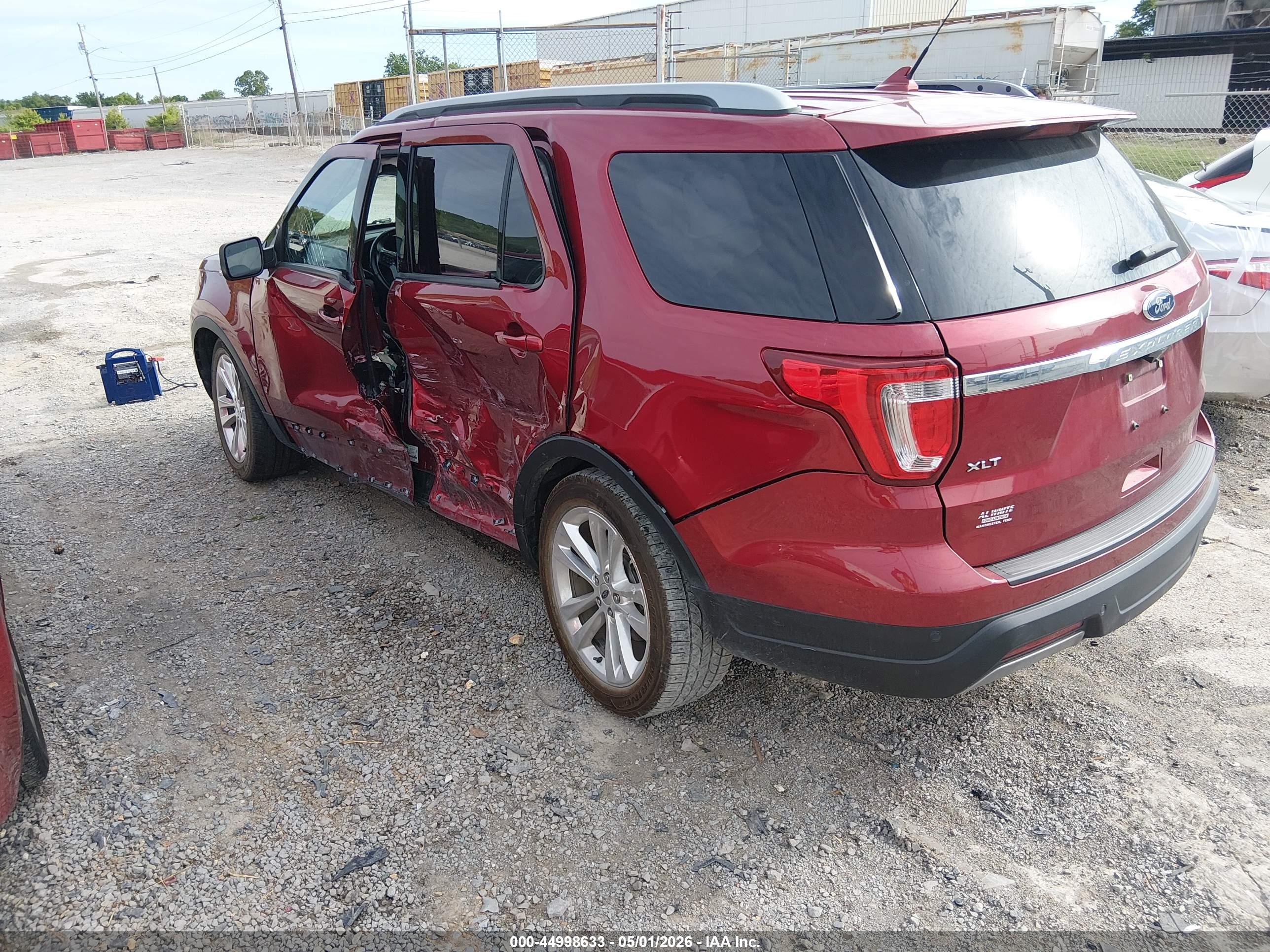 FORD EXPLORER image 3