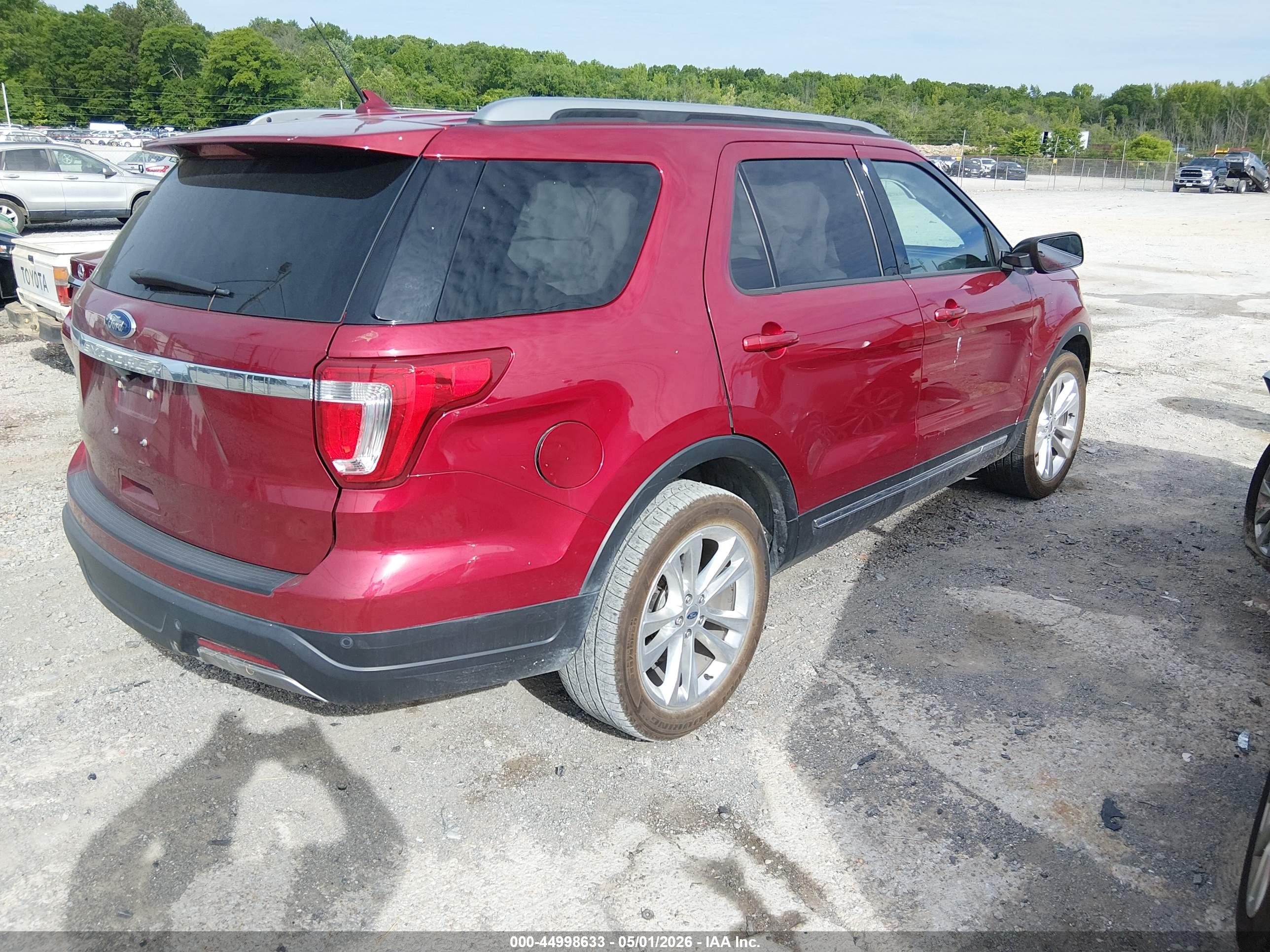 FORD EXPLORER image 4