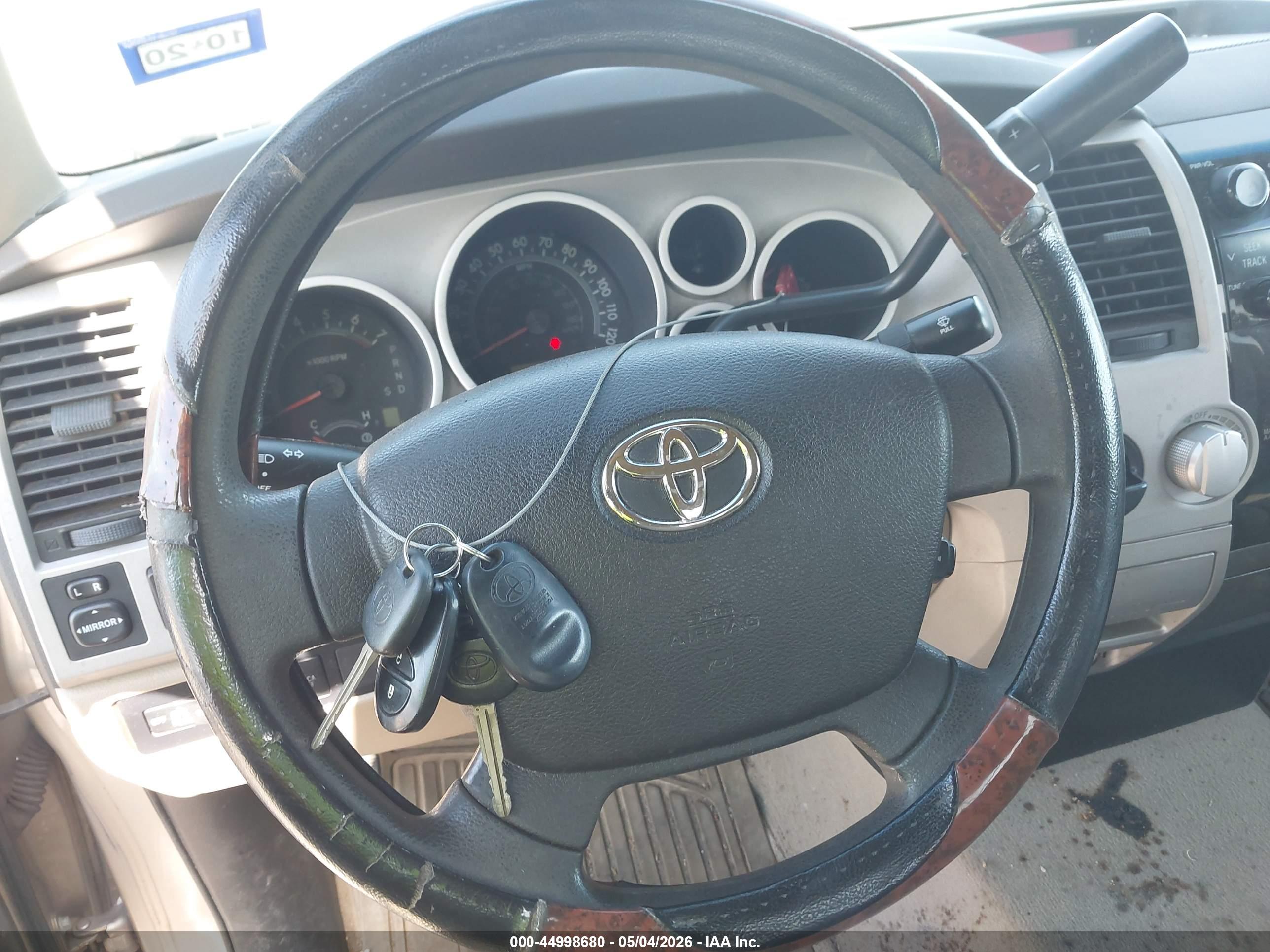 TOYOTA TUNDRA image 11