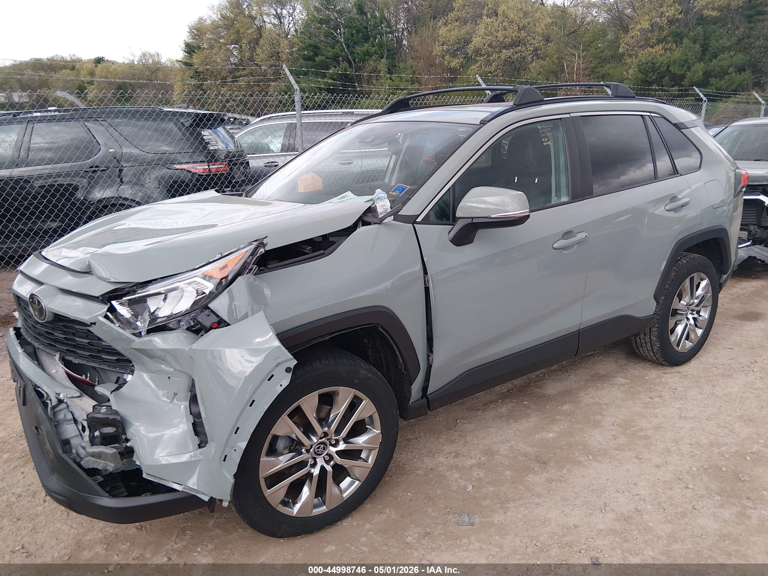 TOYOTA RAV4 image 2
