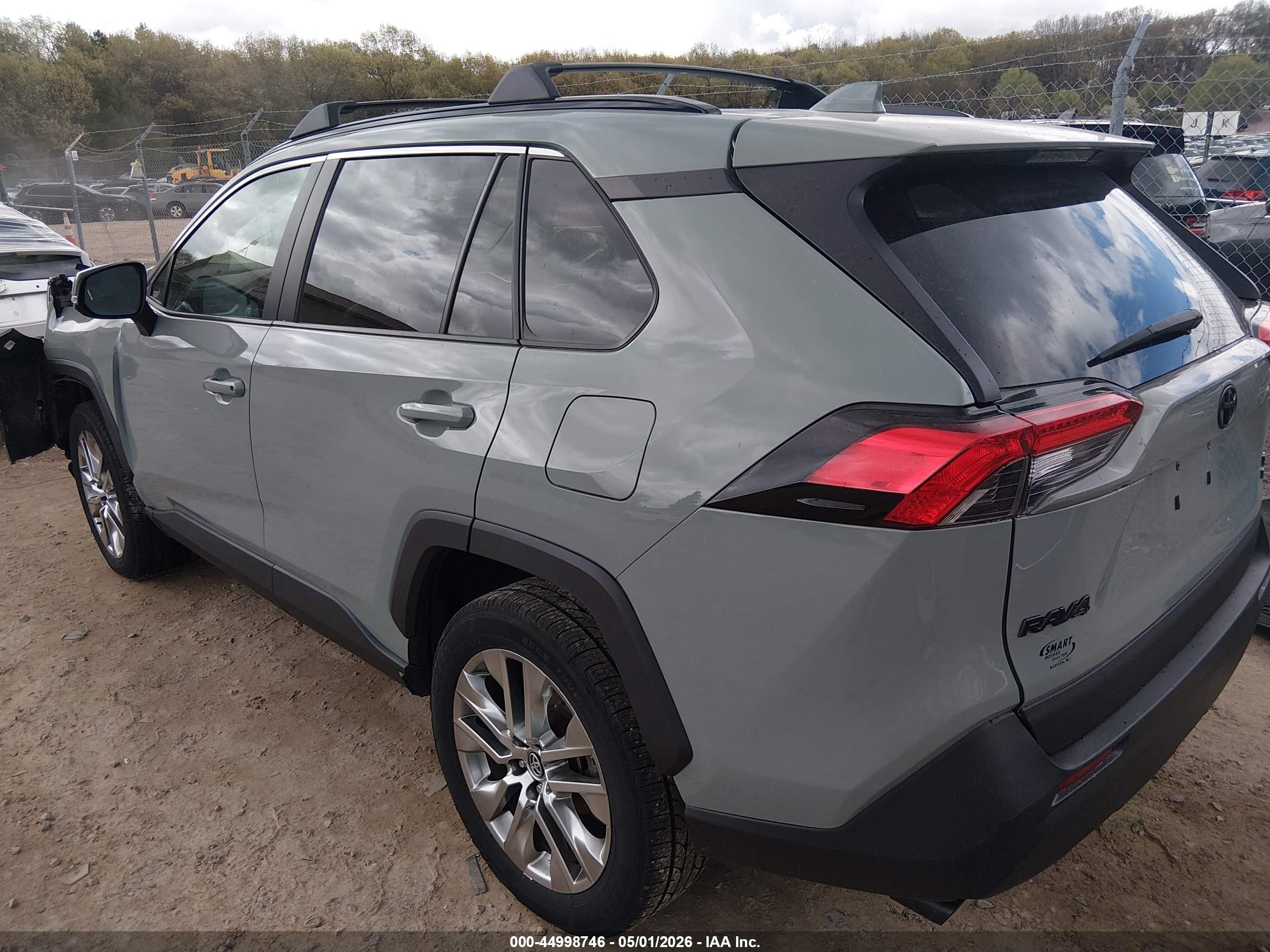 TOYOTA RAV4 image 3
