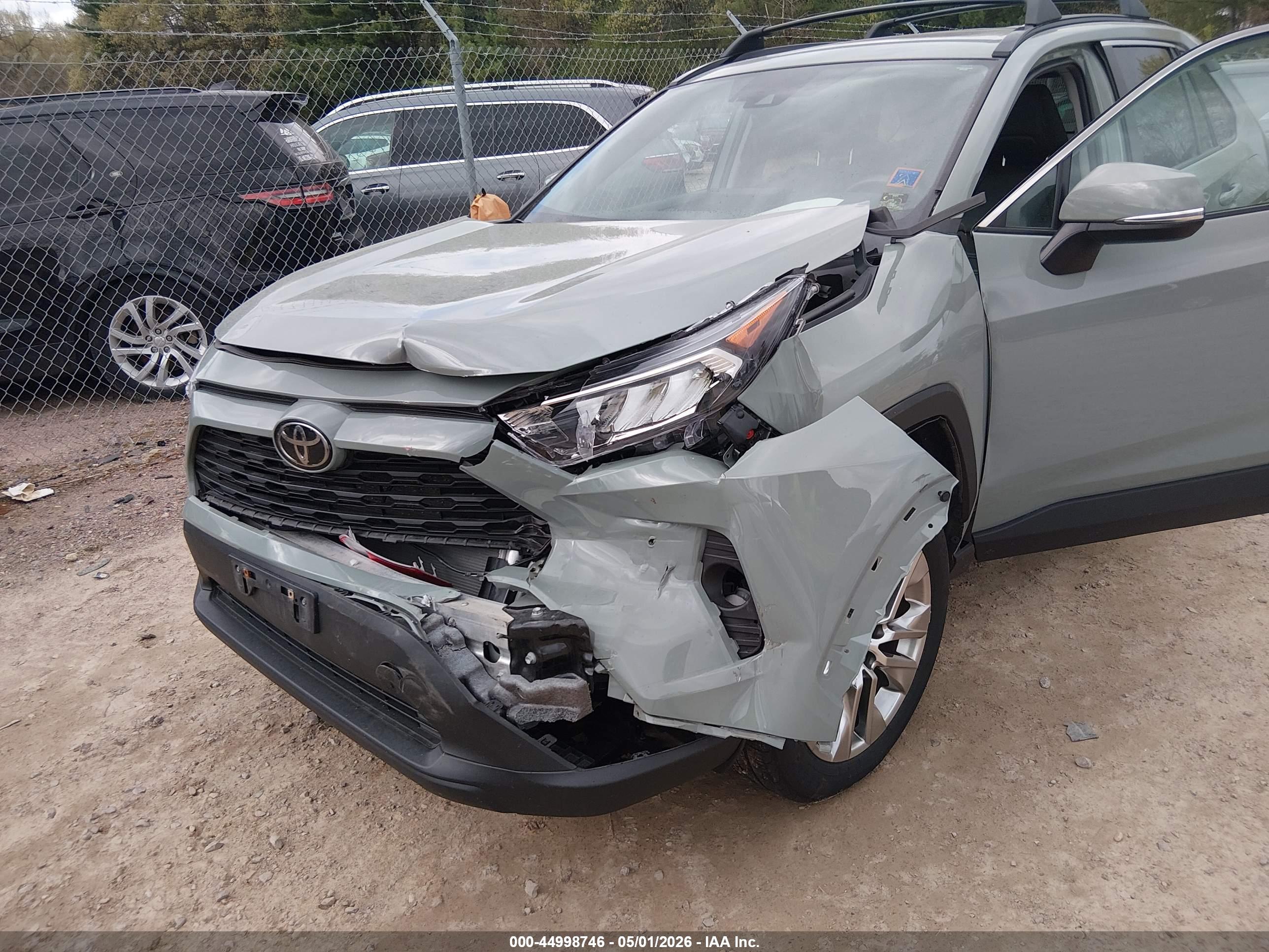 TOYOTA RAV4 image 6